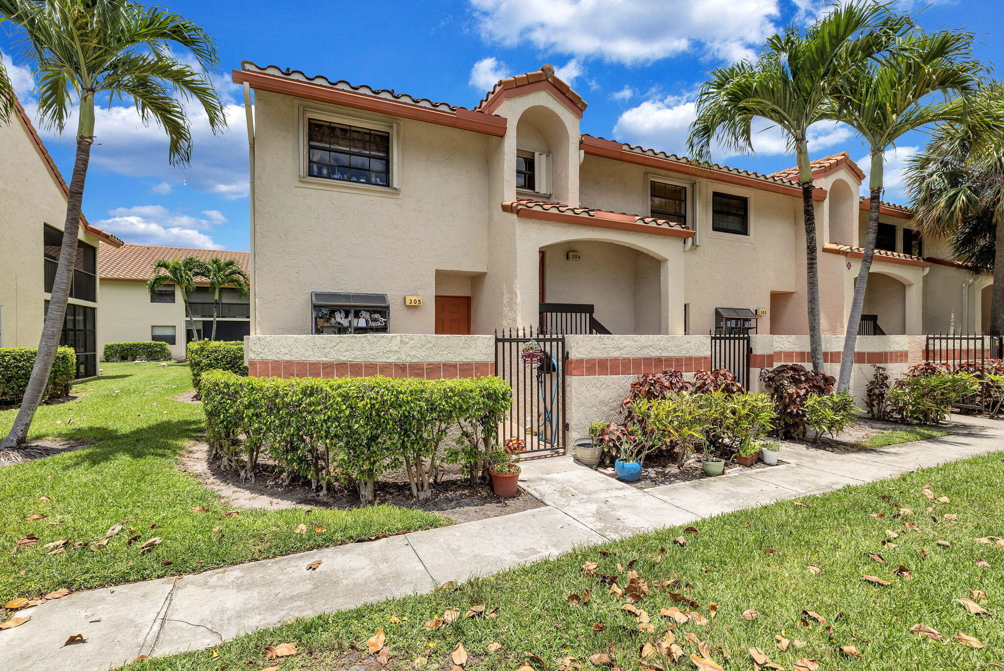 305 Congressional