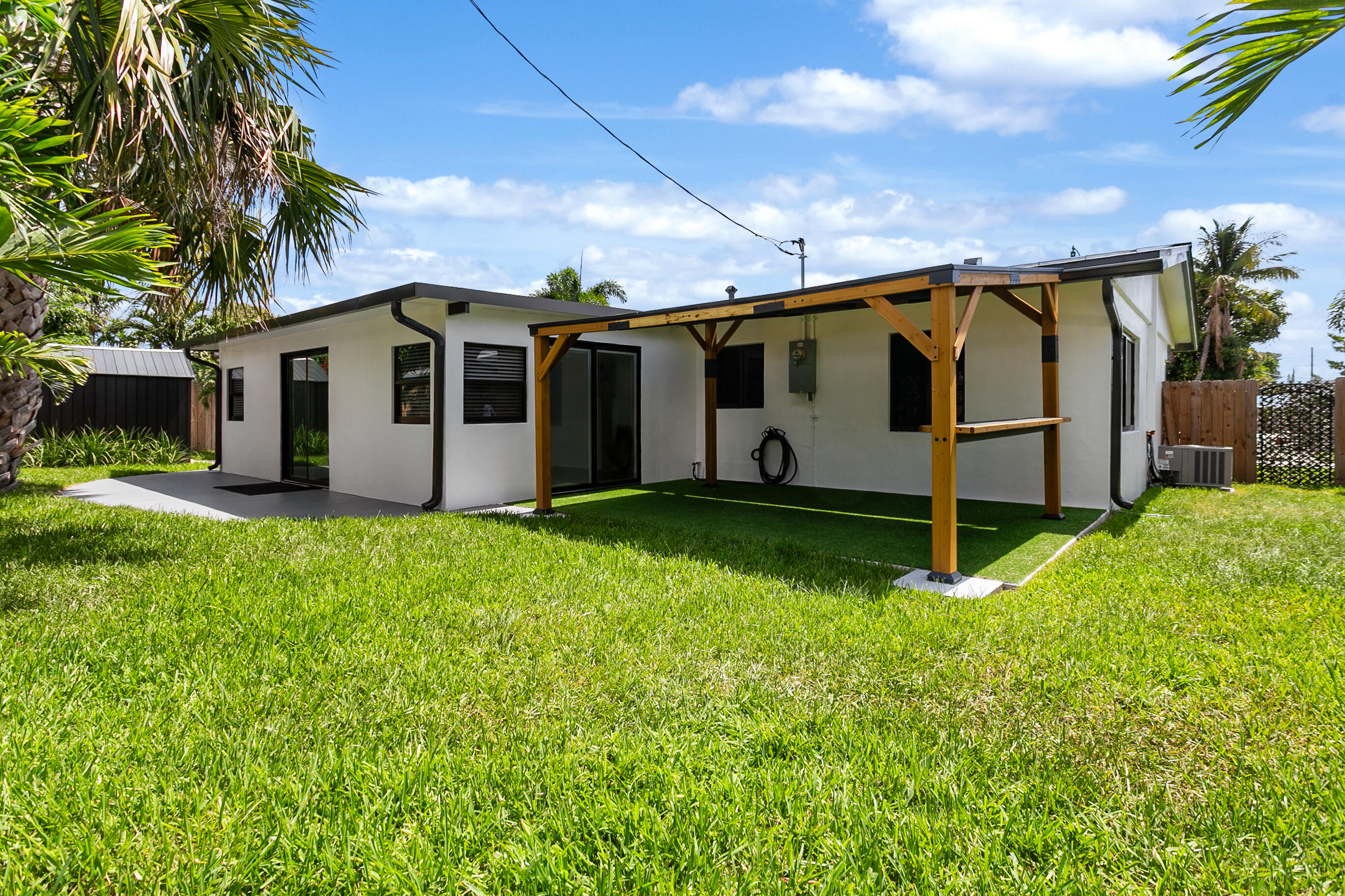 3141 NE 14th Pompano Beach, FL 33064