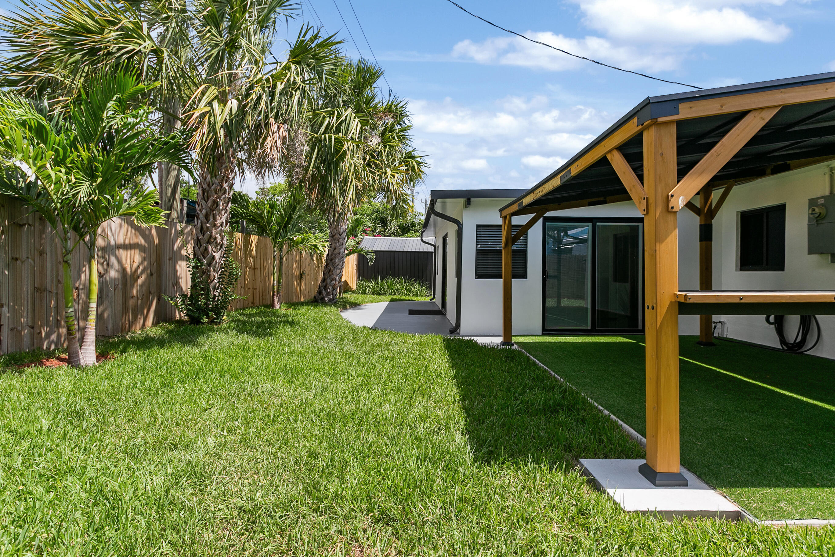 3141 NE 14th Pompano Beach, FL 33064
