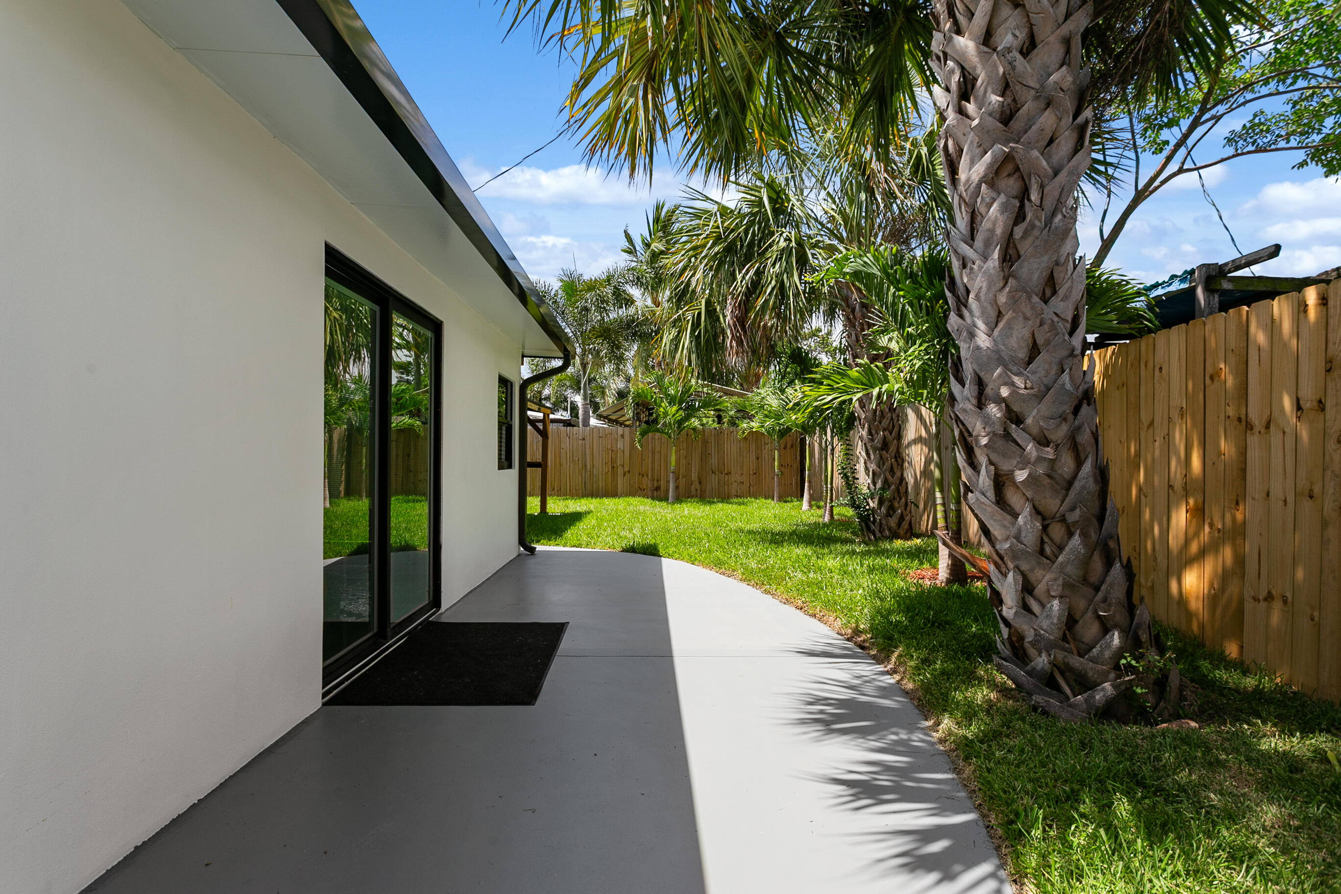 3141 NE 14th Pompano Beach, FL 33064