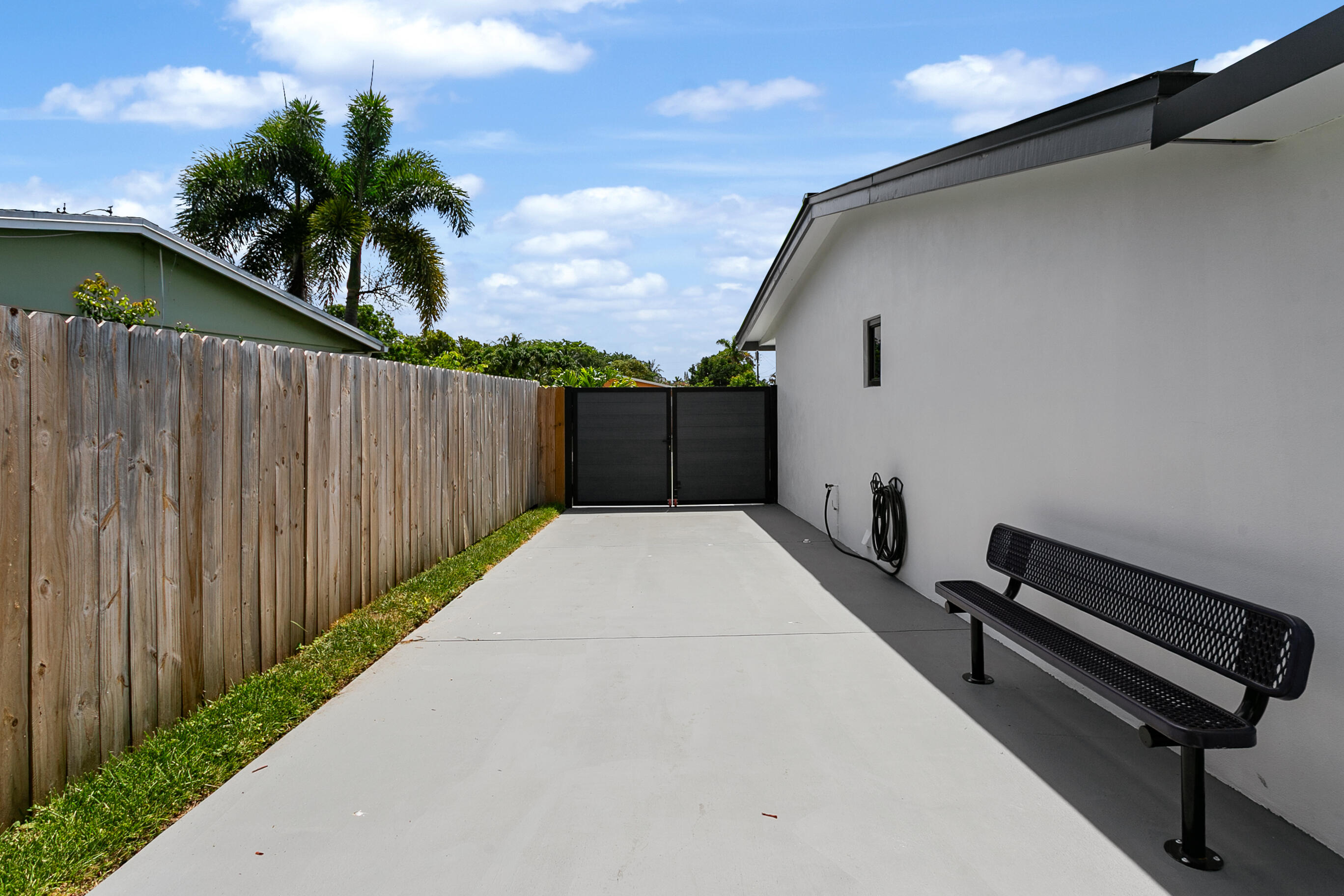 3141 NE 14th Pompano Beach, FL 33064