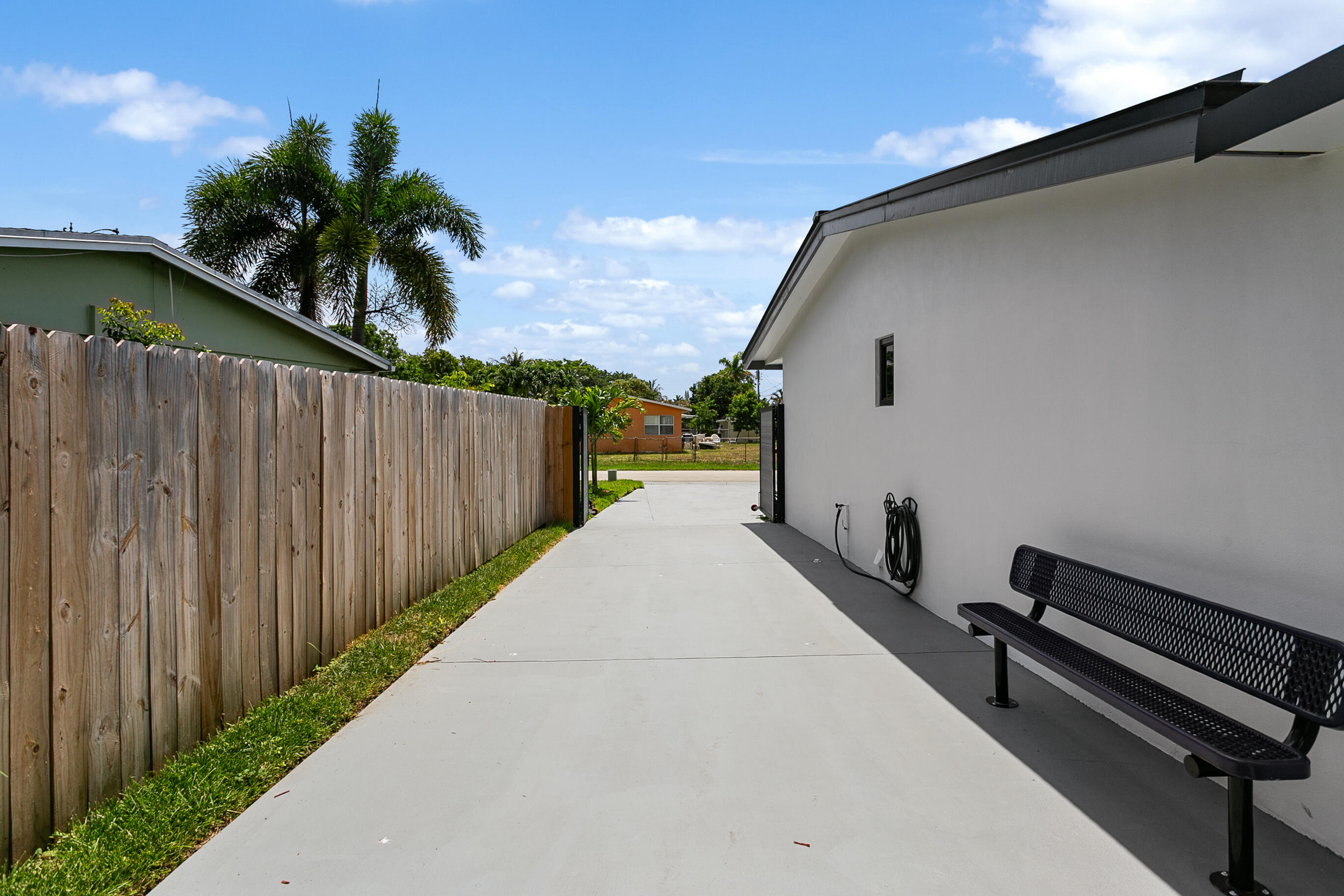 3141 NE 14th Pompano Beach, FL 33064