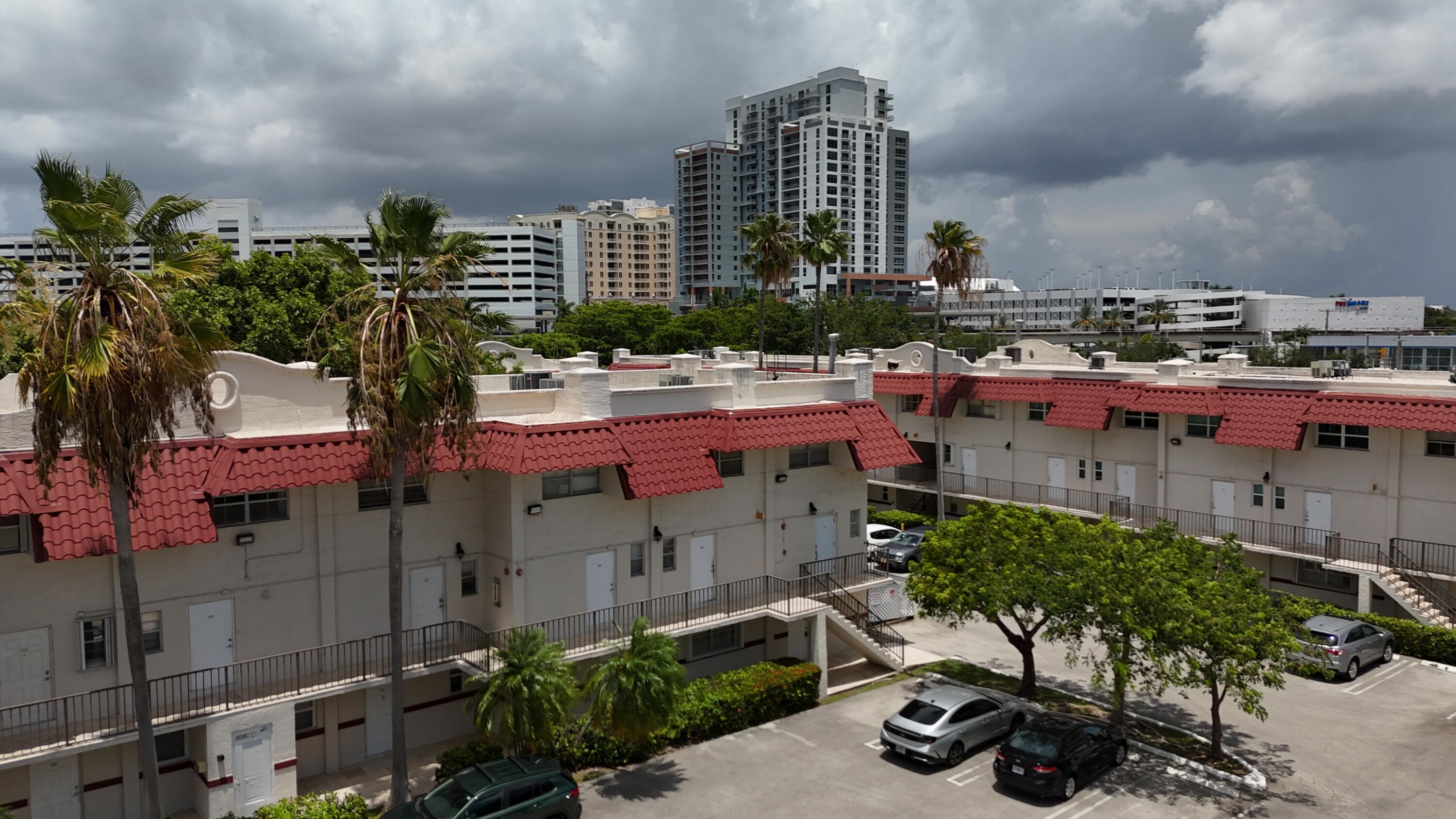 6705 N Kendall #307