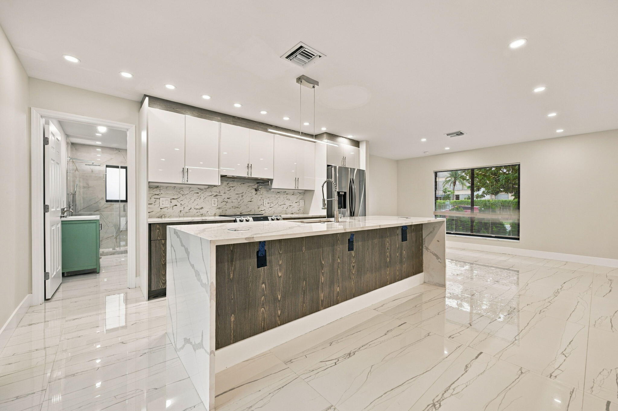 4741 NE 19th Ave Fort Lauderdale, FL 33308