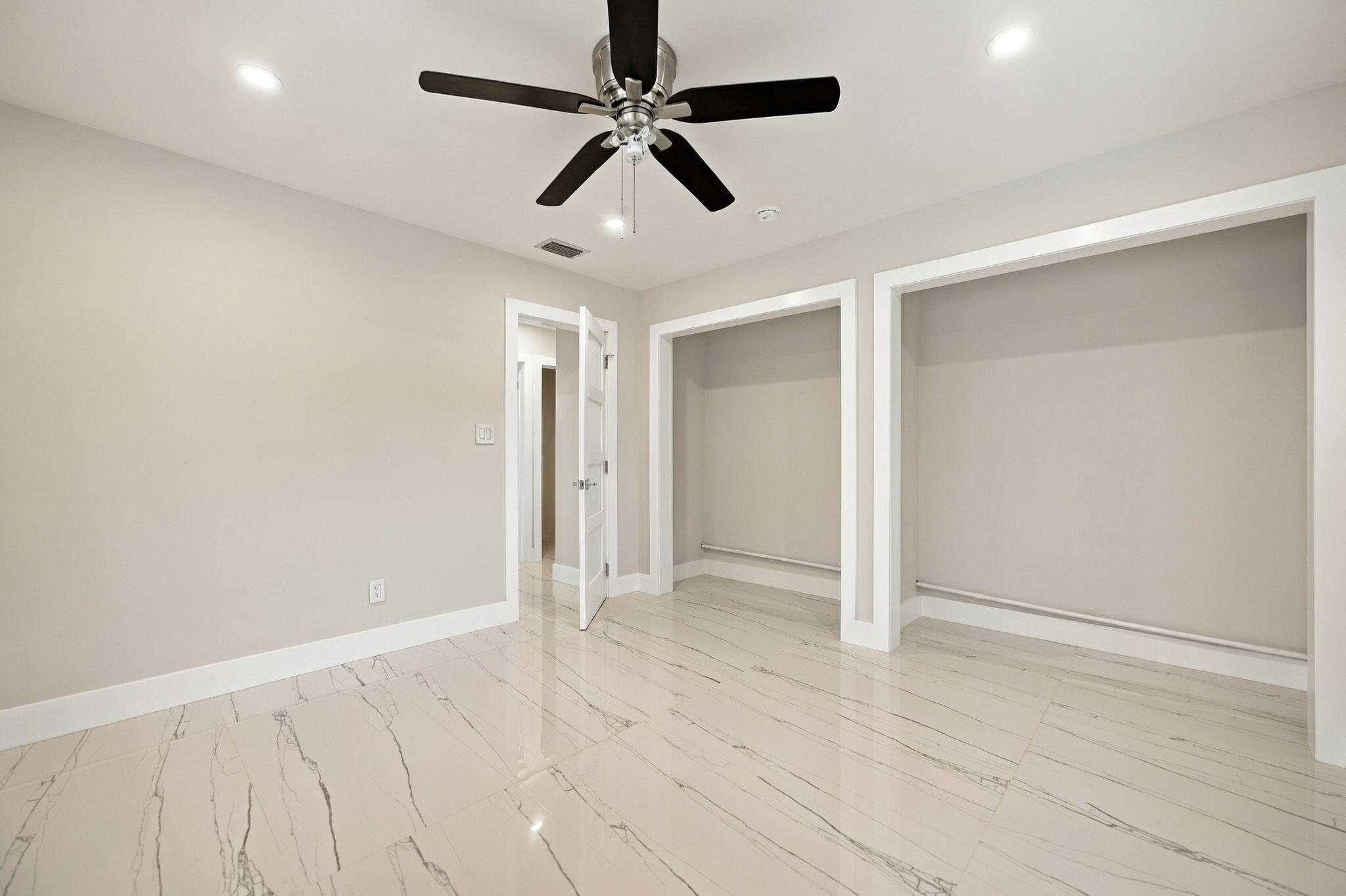4741 NE 19th Ave Fort Lauderdale, FL 33308