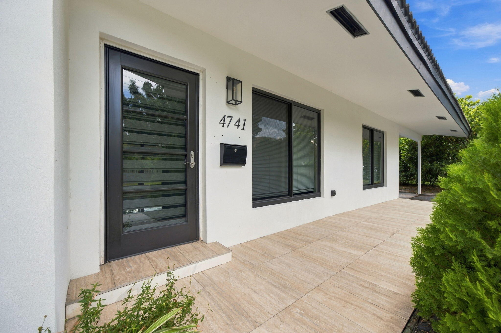 4741 NE 19th Ave Fort Lauderdale, FL 33308
