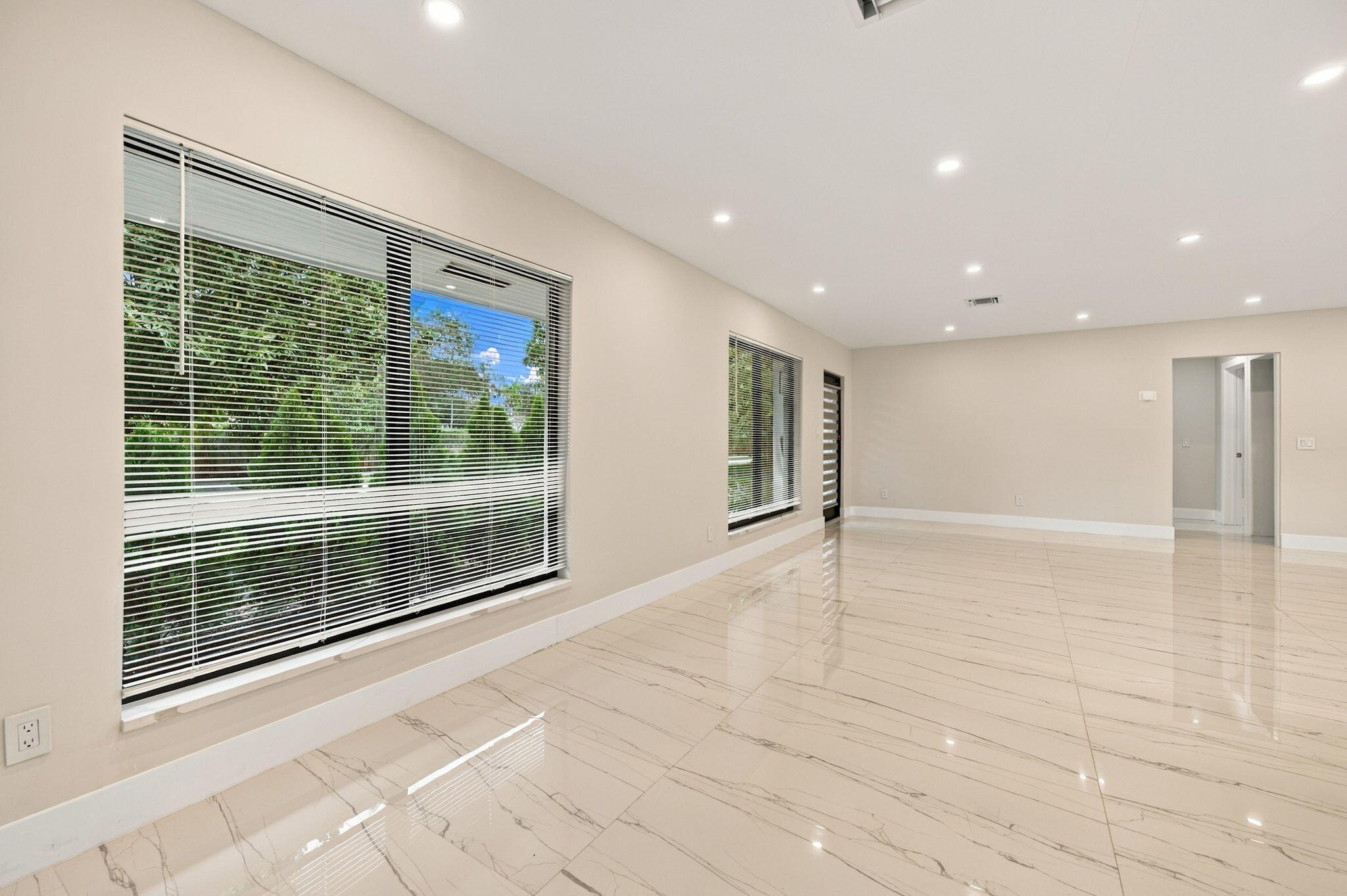 4741 NE 19th Ave Fort Lauderdale, FL 33308