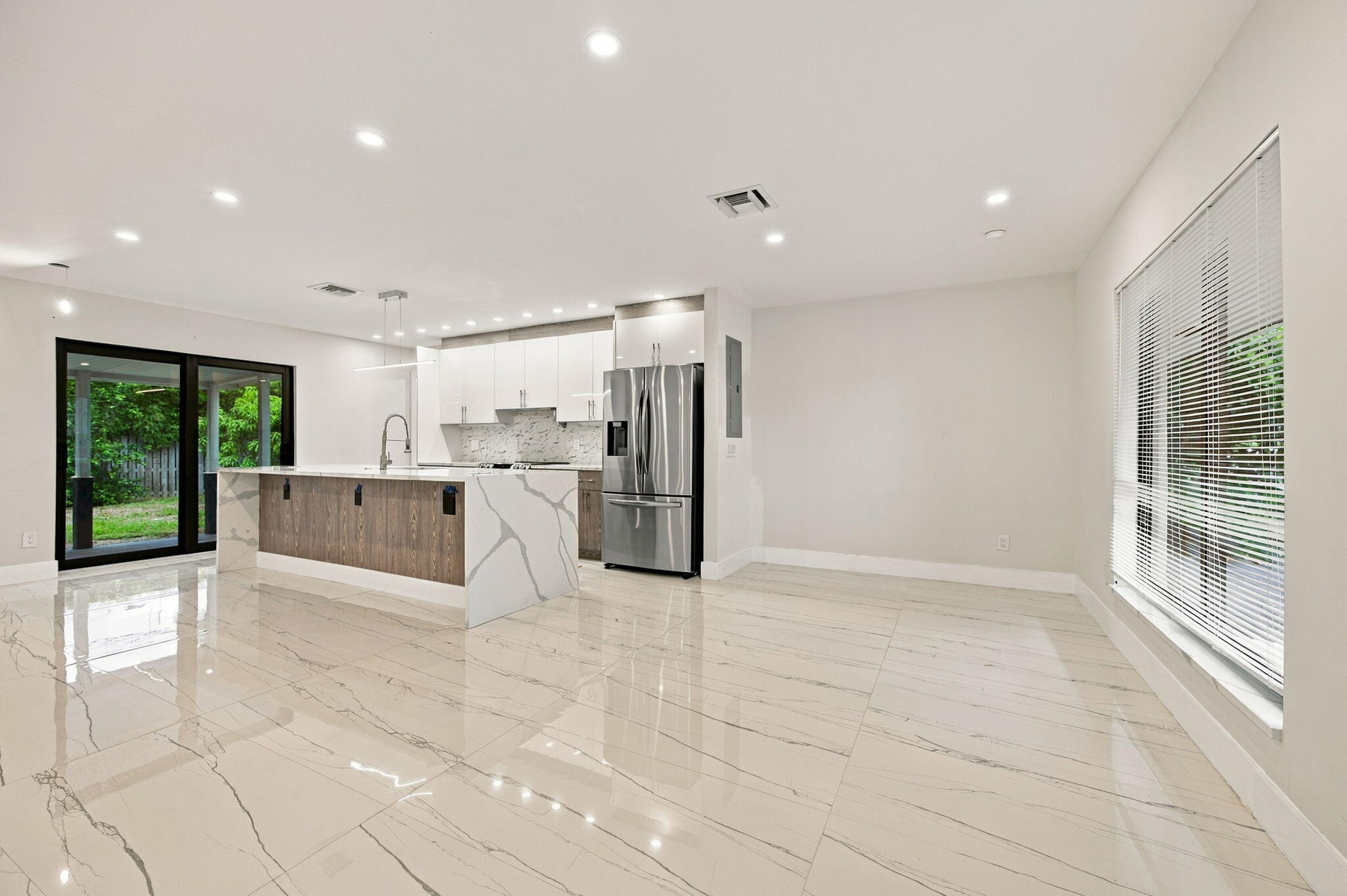 4741 NE 19th Ave Fort Lauderdale, FL 33308