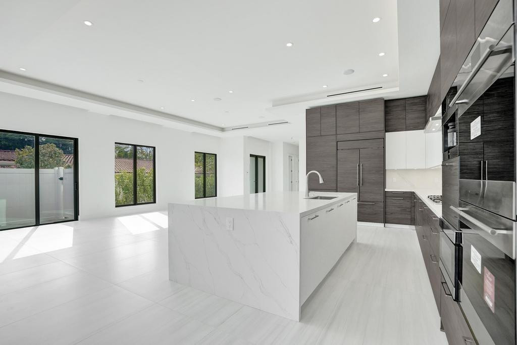 4524 Seagrape #2 South Fort Lauderdale, FL 33308