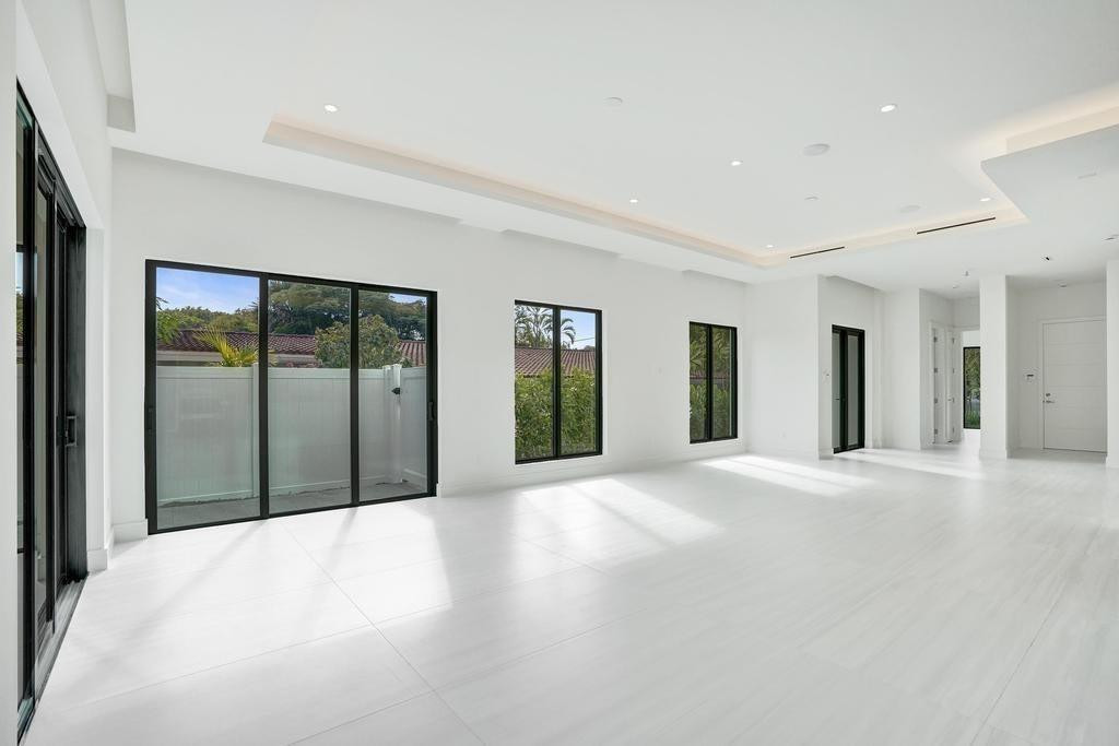 4524 Seagrape #2 South Fort Lauderdale, FL 33308