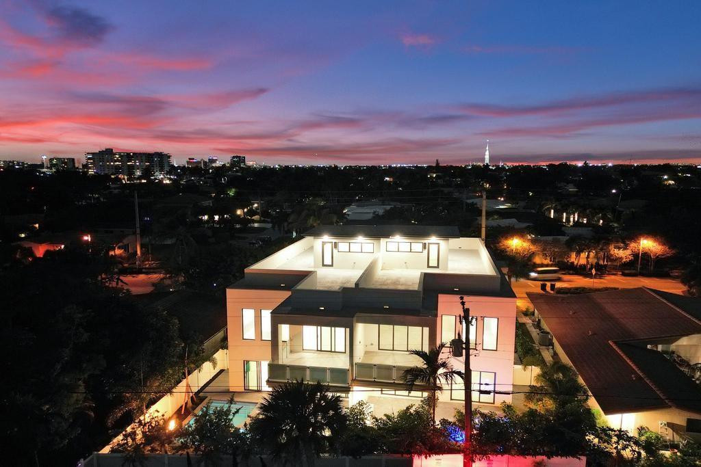 4524 Seagrape #2 South Fort Lauderdale, FL 33308