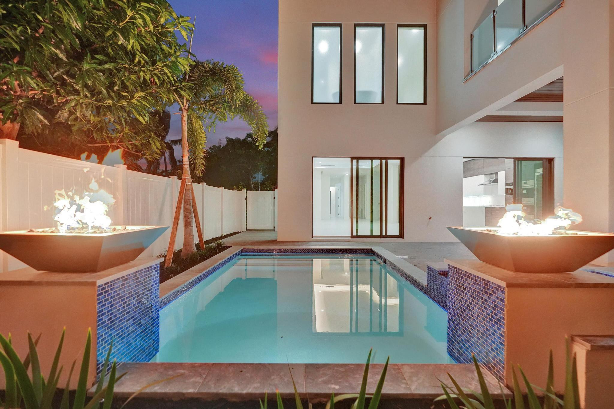 4524 Seagrape #2 South Fort Lauderdale, FL 33308