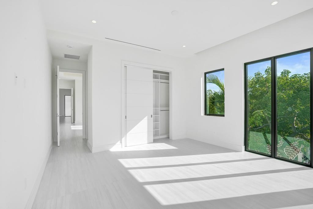 4524 Seagrape #2 South Fort Lauderdale, FL 33308