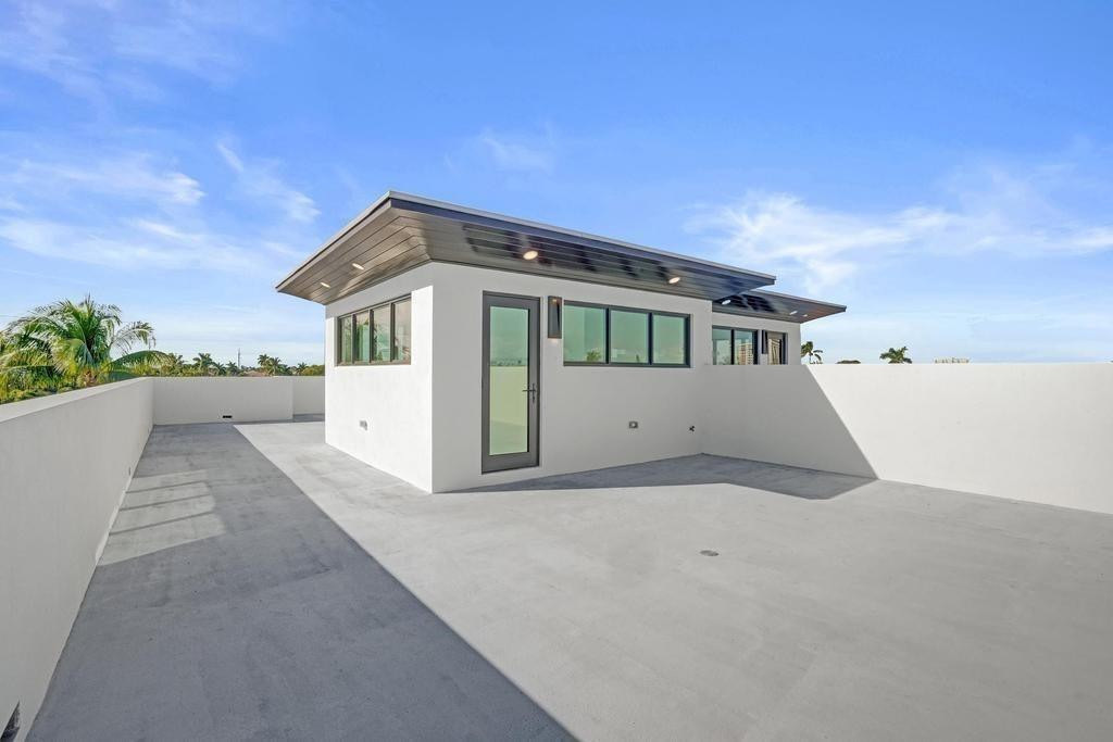 4524 Seagrape #2 South Fort Lauderdale, FL 33308