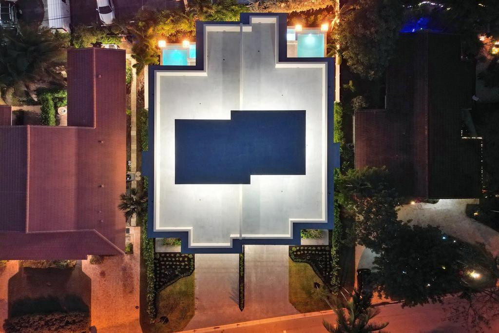 4524 Seagrape #2 South Fort Lauderdale, FL 33308