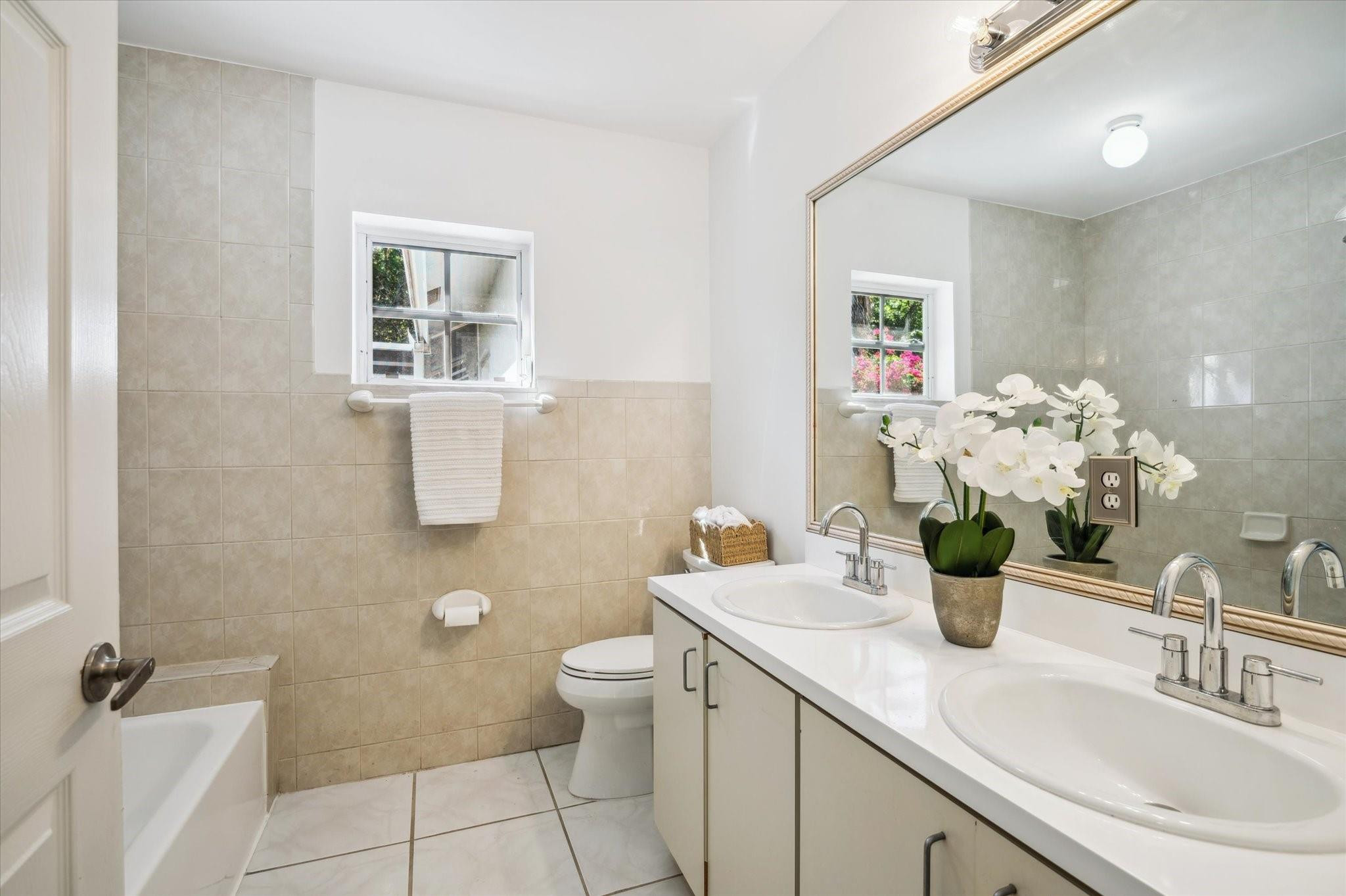 12100 NW 27th Ct Plantation, FL 33323