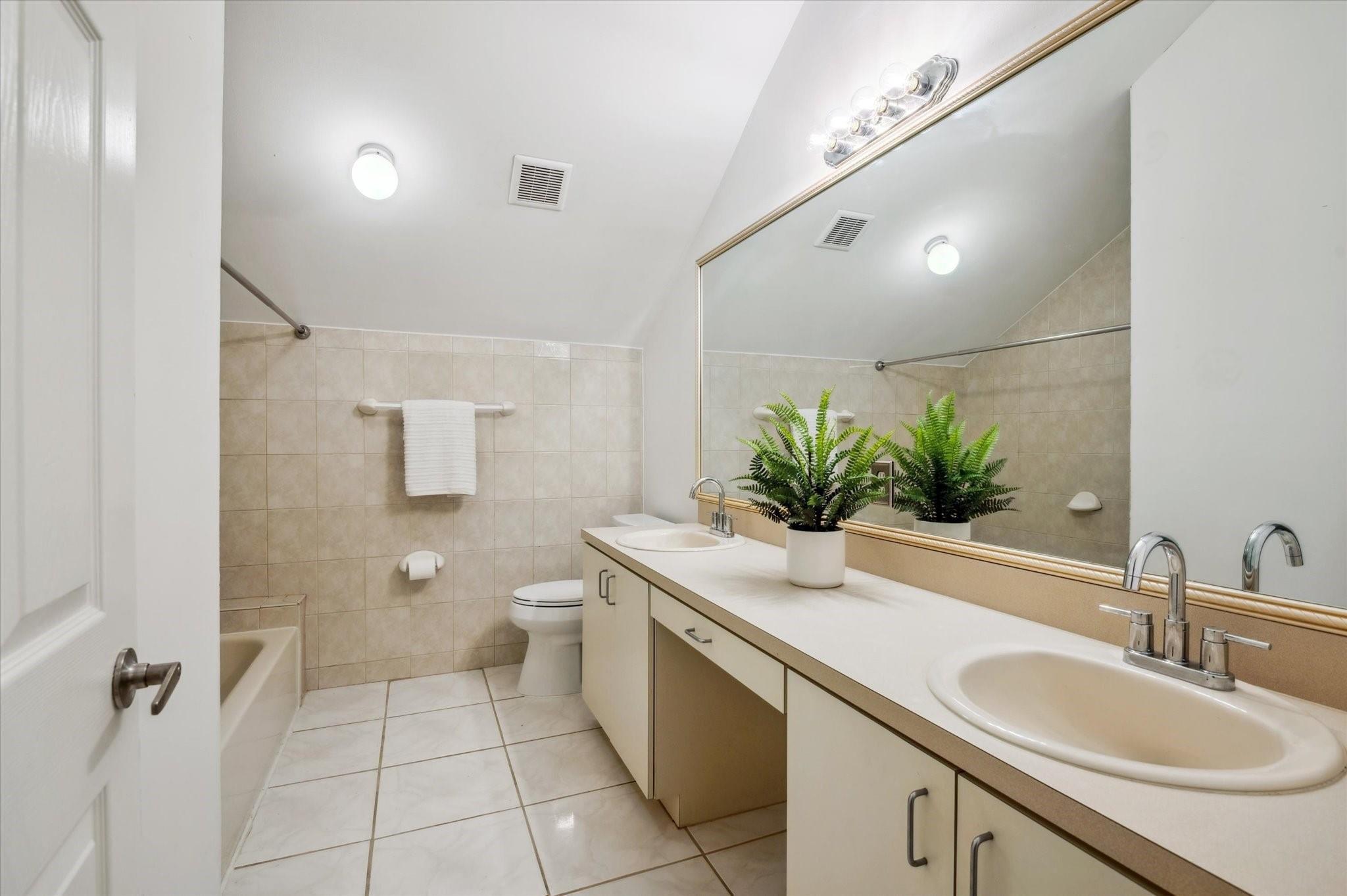 12100 NW 27th Ct Plantation, FL 33323