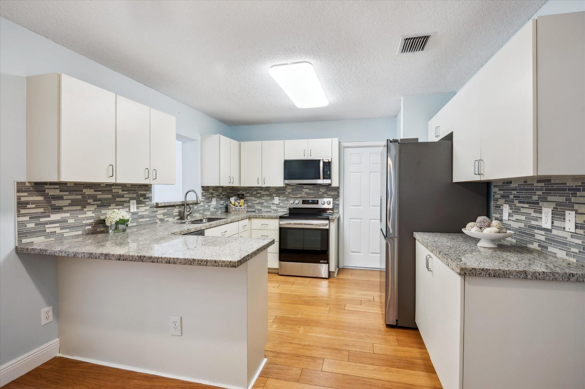 12100 NW 27th Ct Plantation, FL 33323