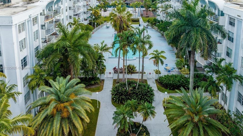 488 NW 165th St Rd #309B