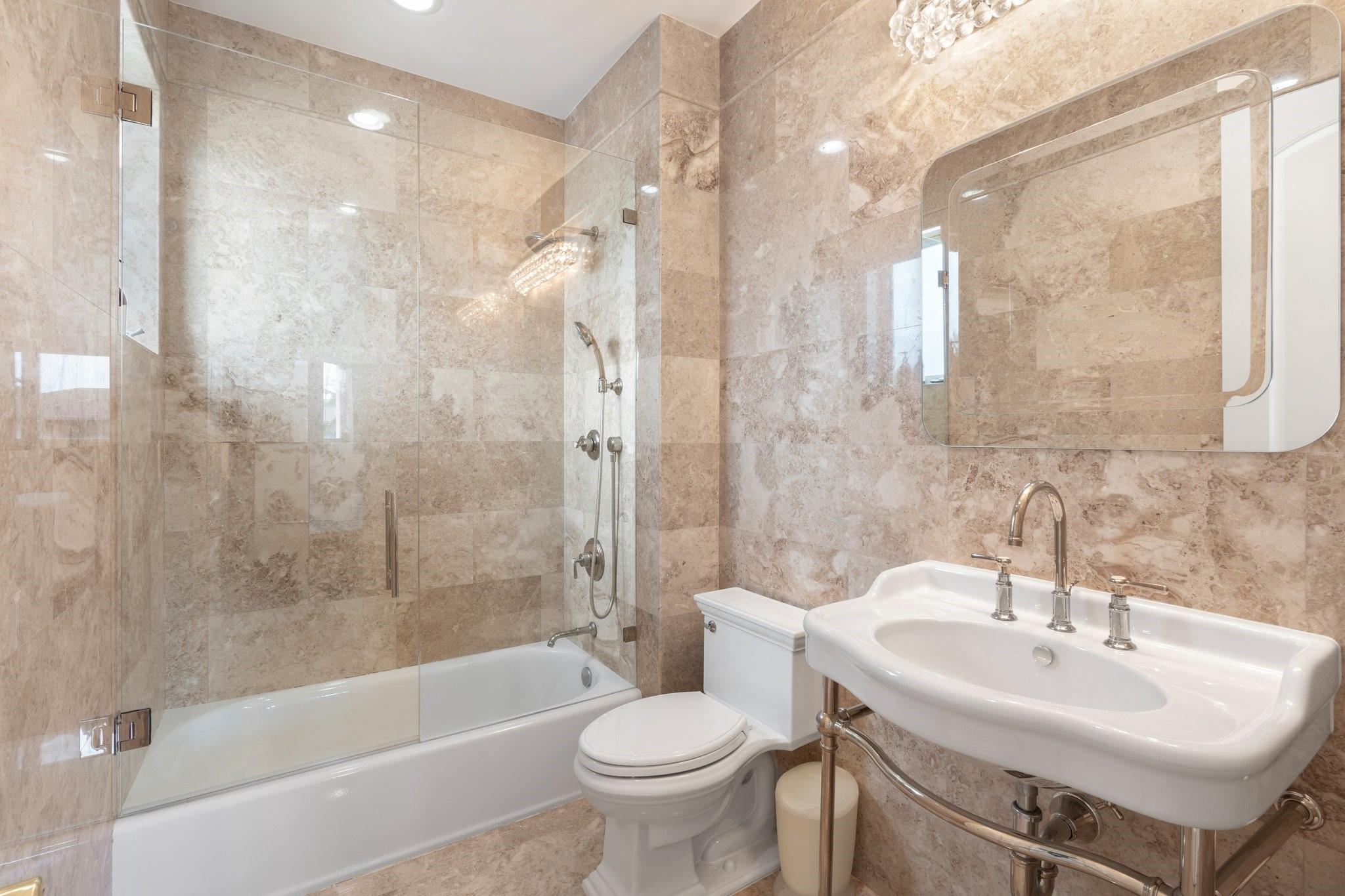 2890 NE 27th St Fort Lauderdale, FL 33306