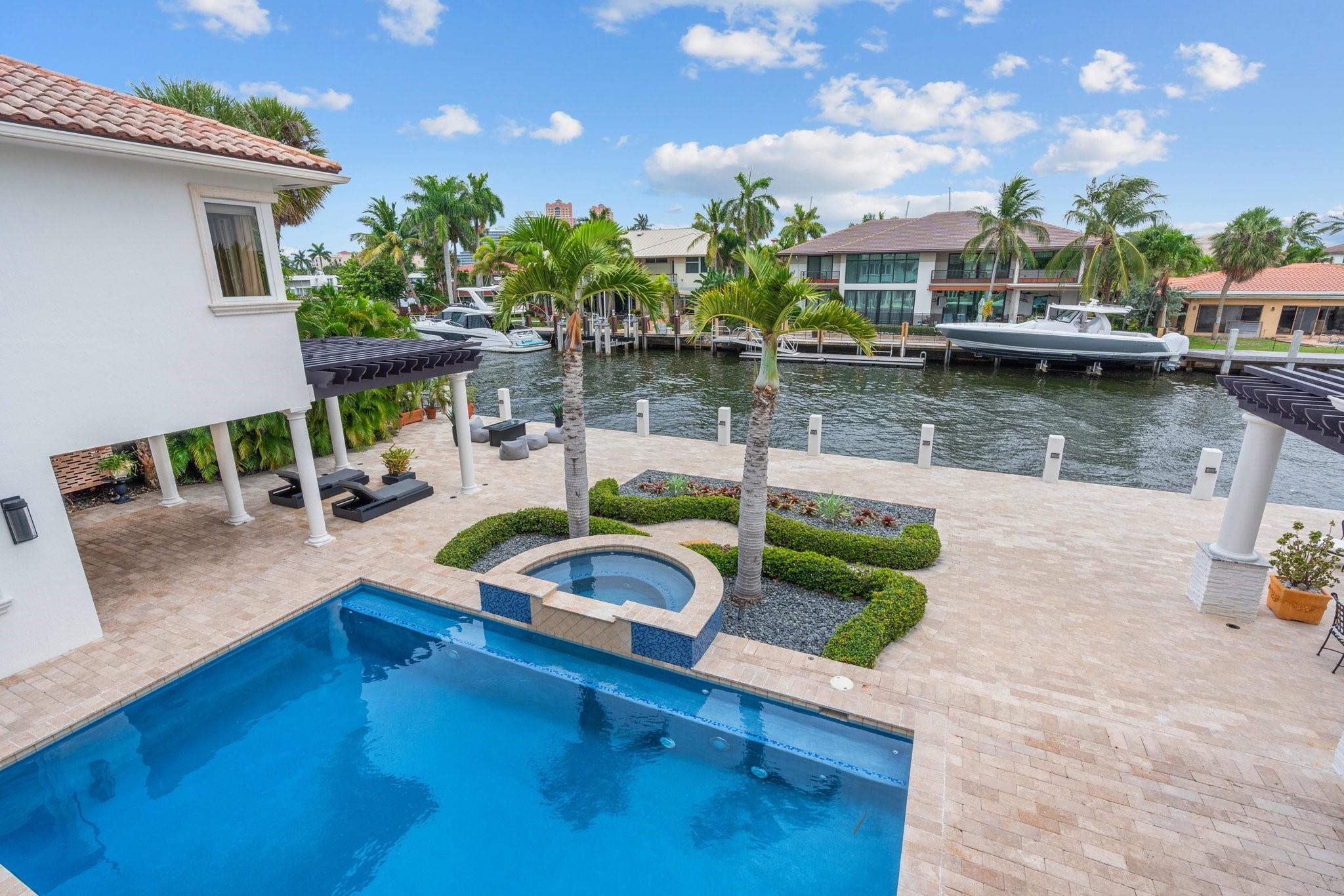 2890 NE 27th St Fort Lauderdale, FL 33306