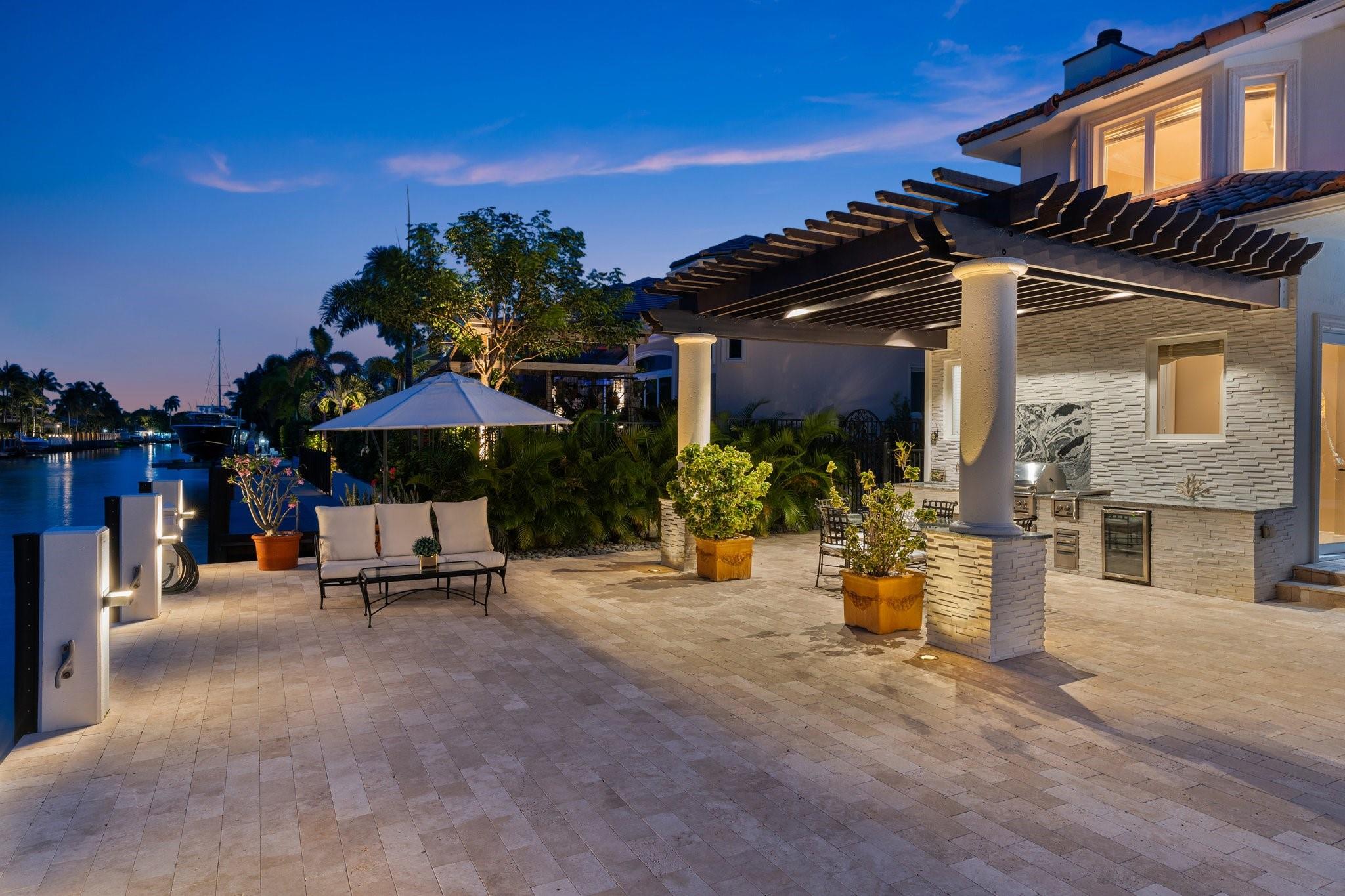 2890 NE 27th St Fort Lauderdale, FL 33306