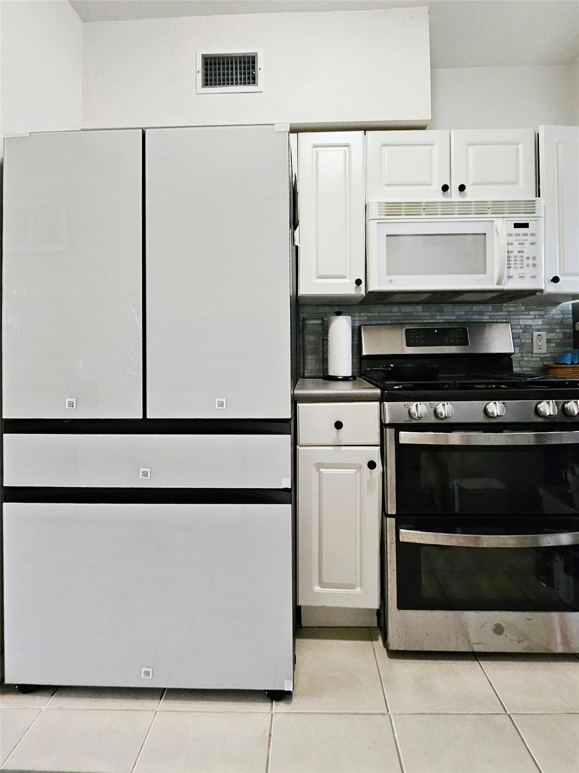 350 S Shore Dr #8 Miami Beach, FL 33141