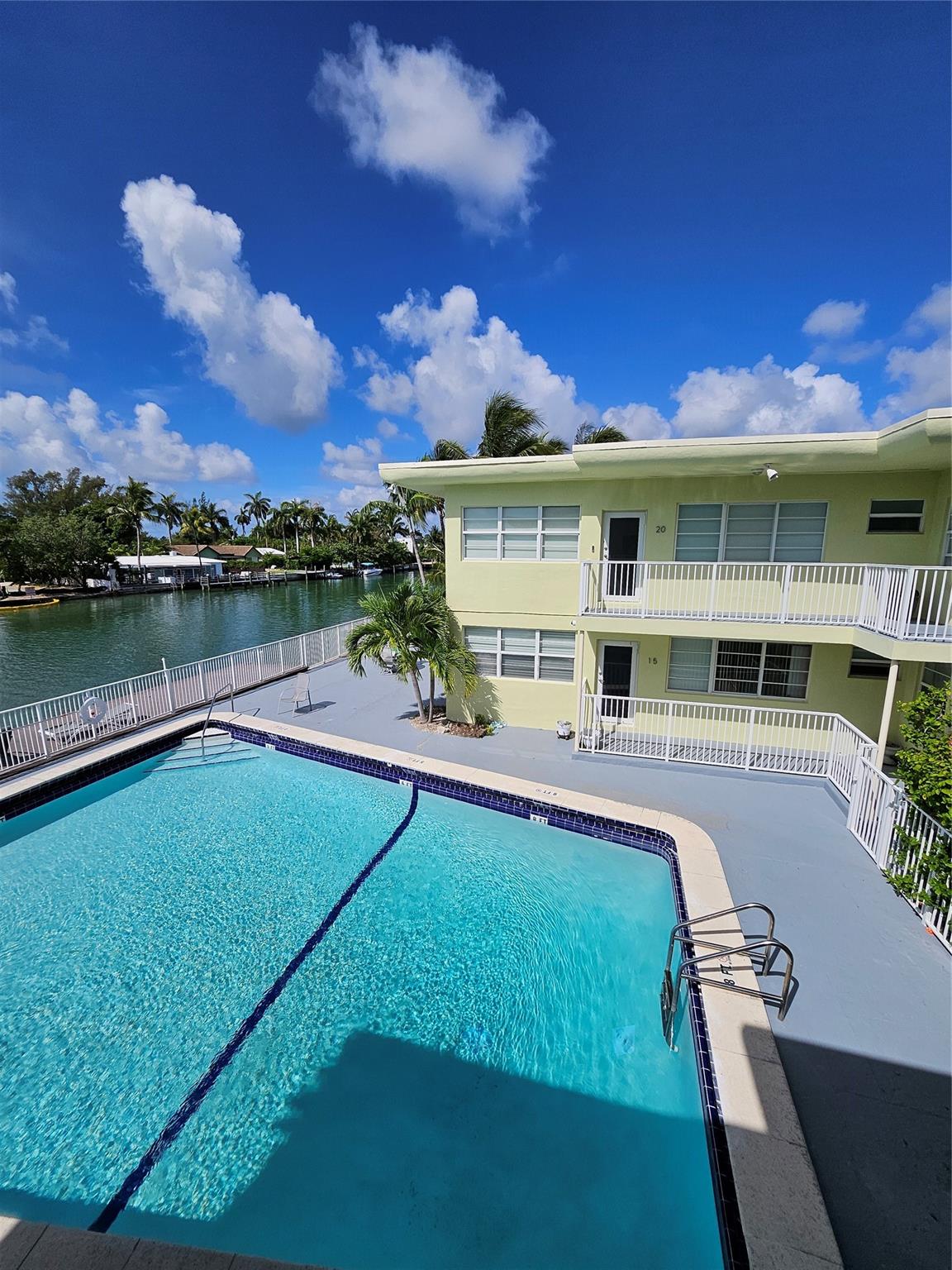 350 S Shore Dr #8 Miami Beach, FL 33141