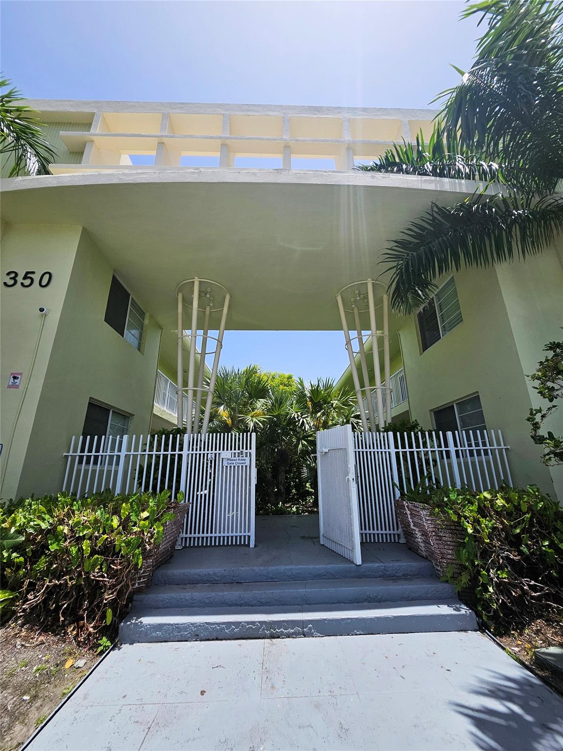 350 S Shore Dr #8 Miami Beach, FL 33141