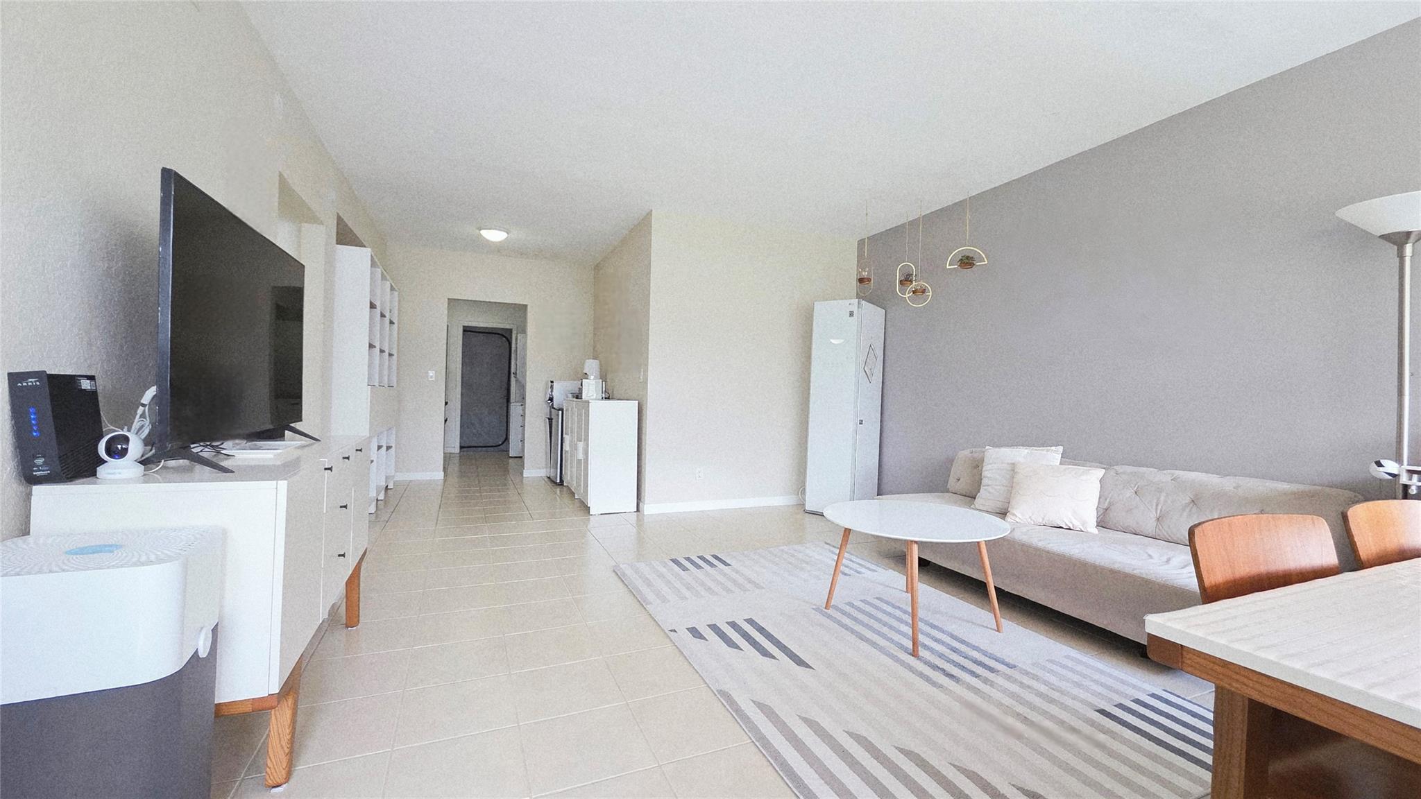 350 S Shore Dr #8 Miami Beach, FL 33141