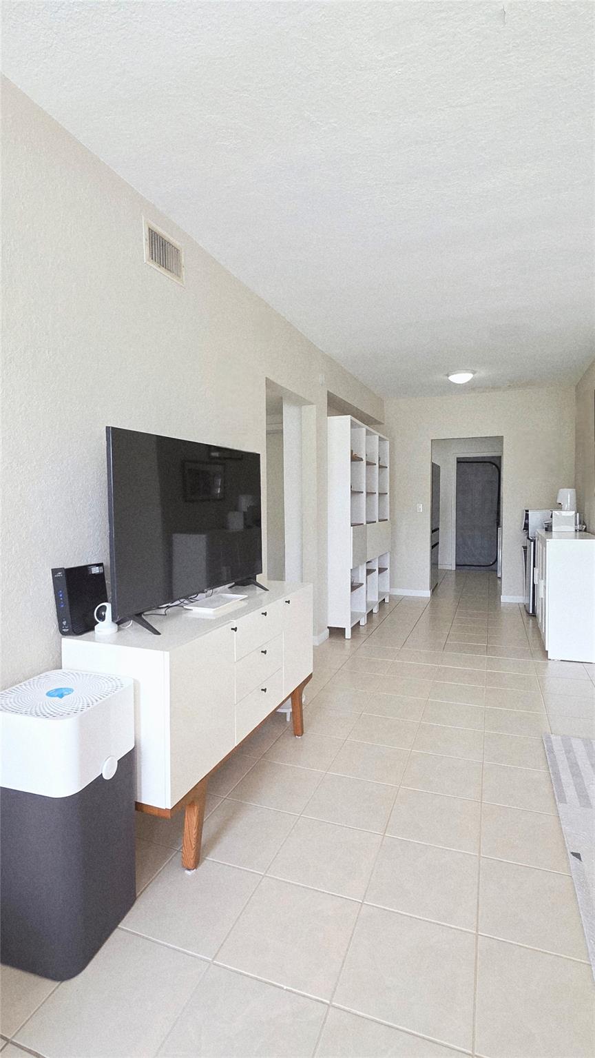 350 S Shore Dr #8 Miami Beach, FL 33141