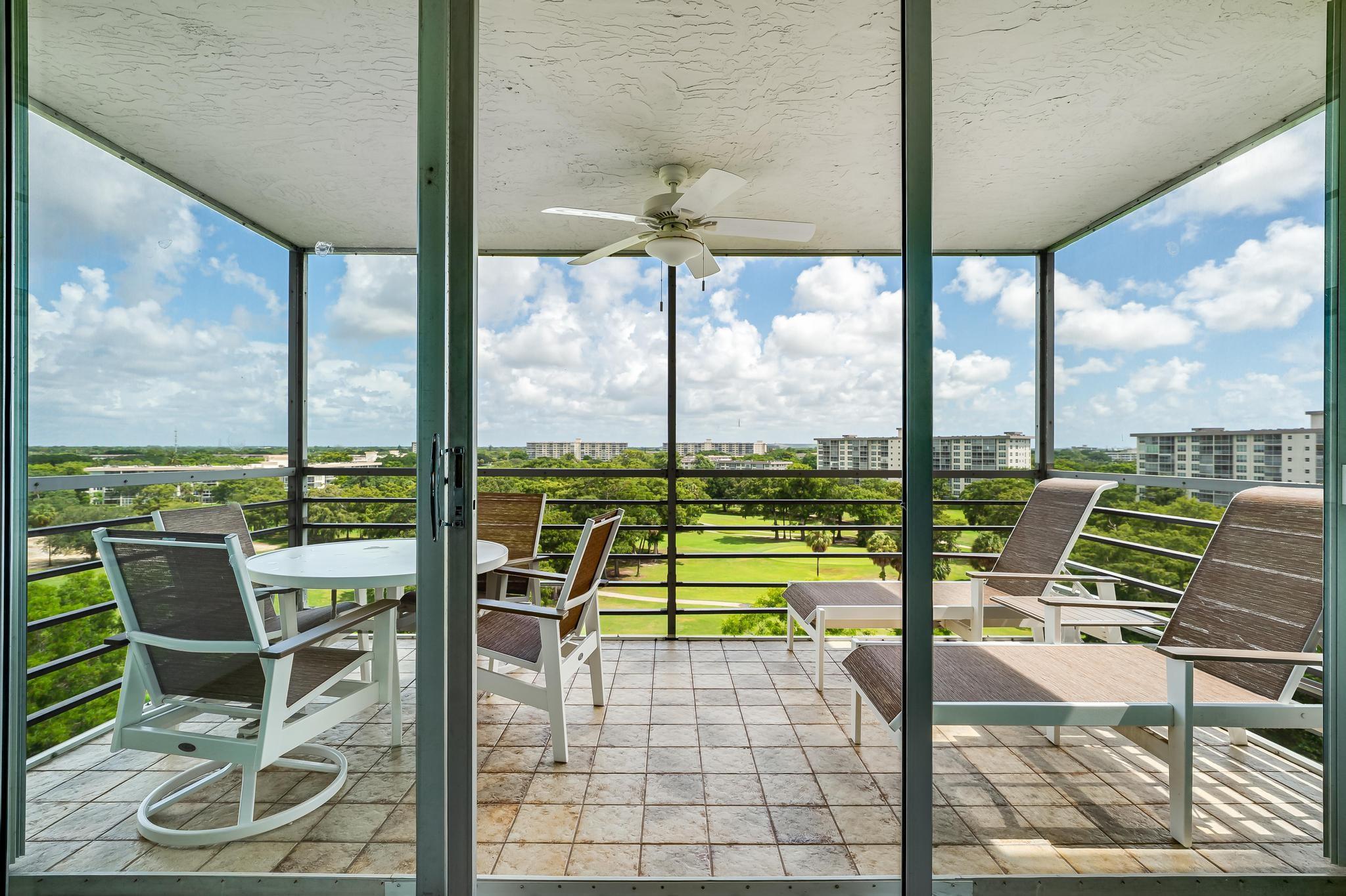 4015 W Palm Aire Dr #907