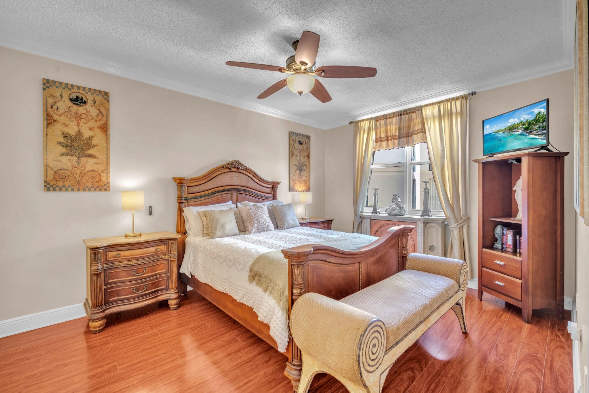 630 S Sapodilla Ave #407