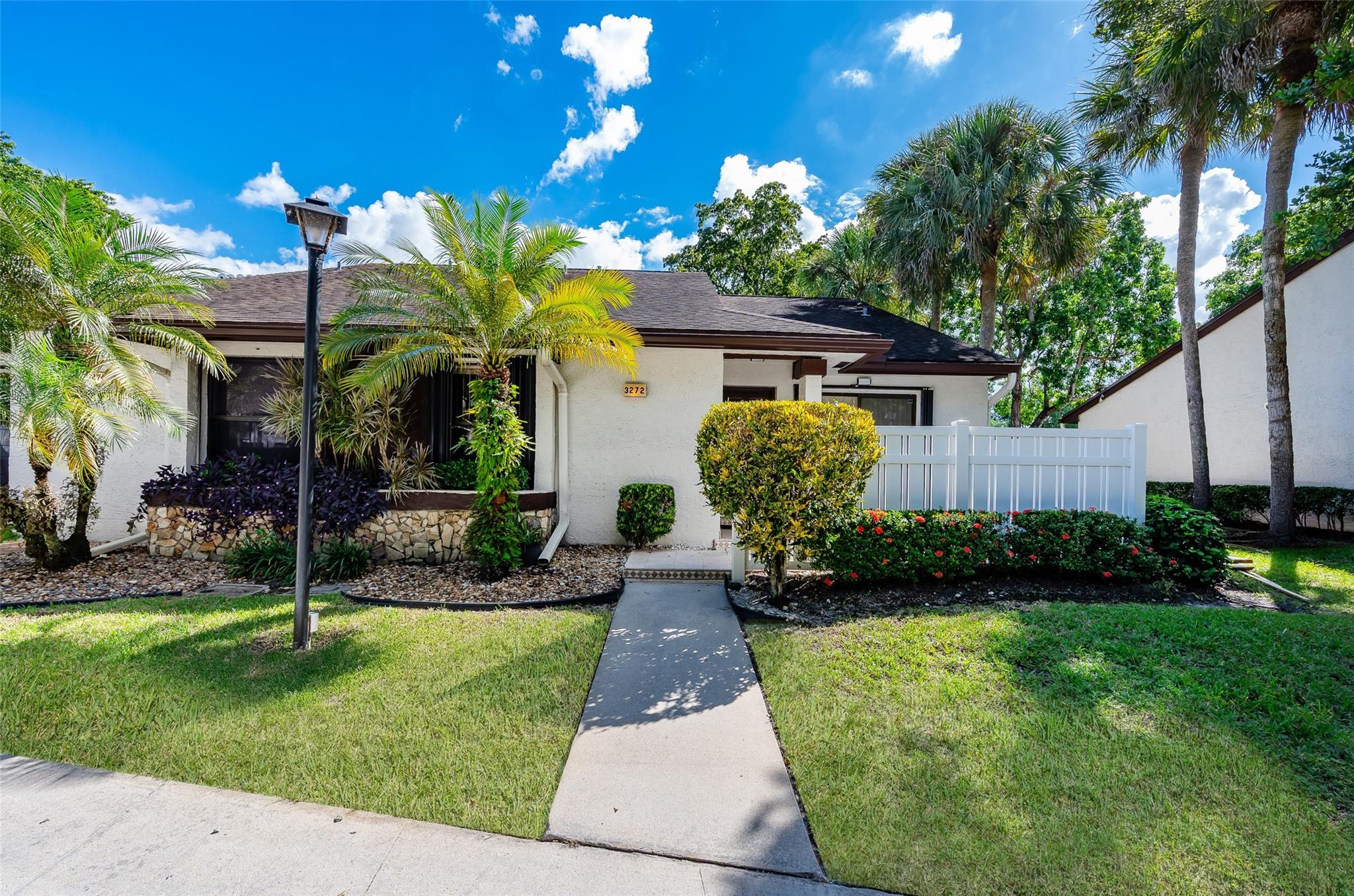 3272 Carambola Cir #3272