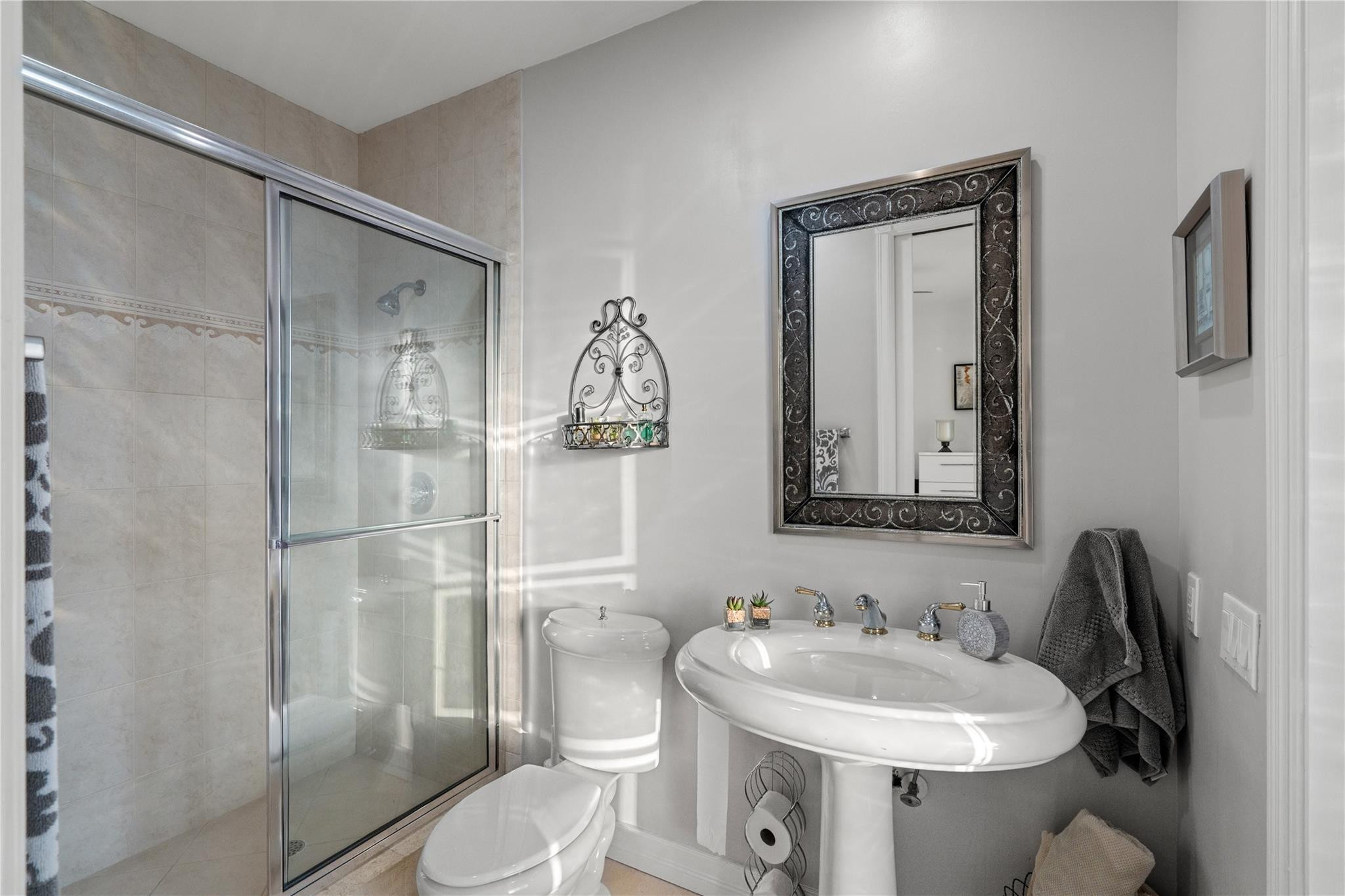 2833 NE 32nd Lighthouse Point, FL 33064