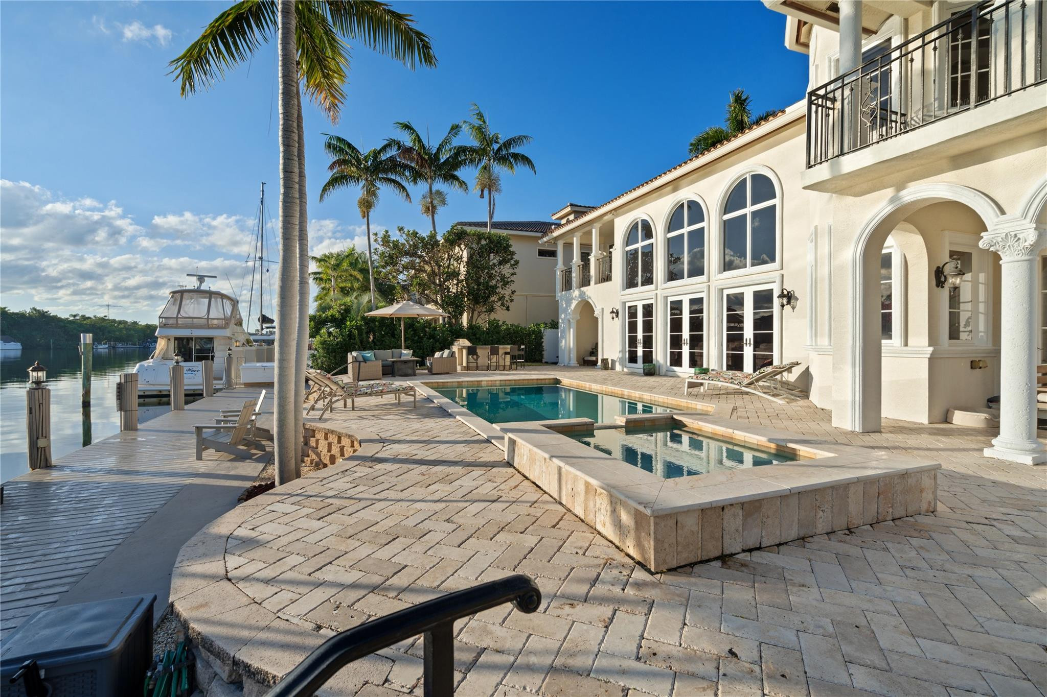 2833 NE 32nd Lighthouse Point, FL 33064