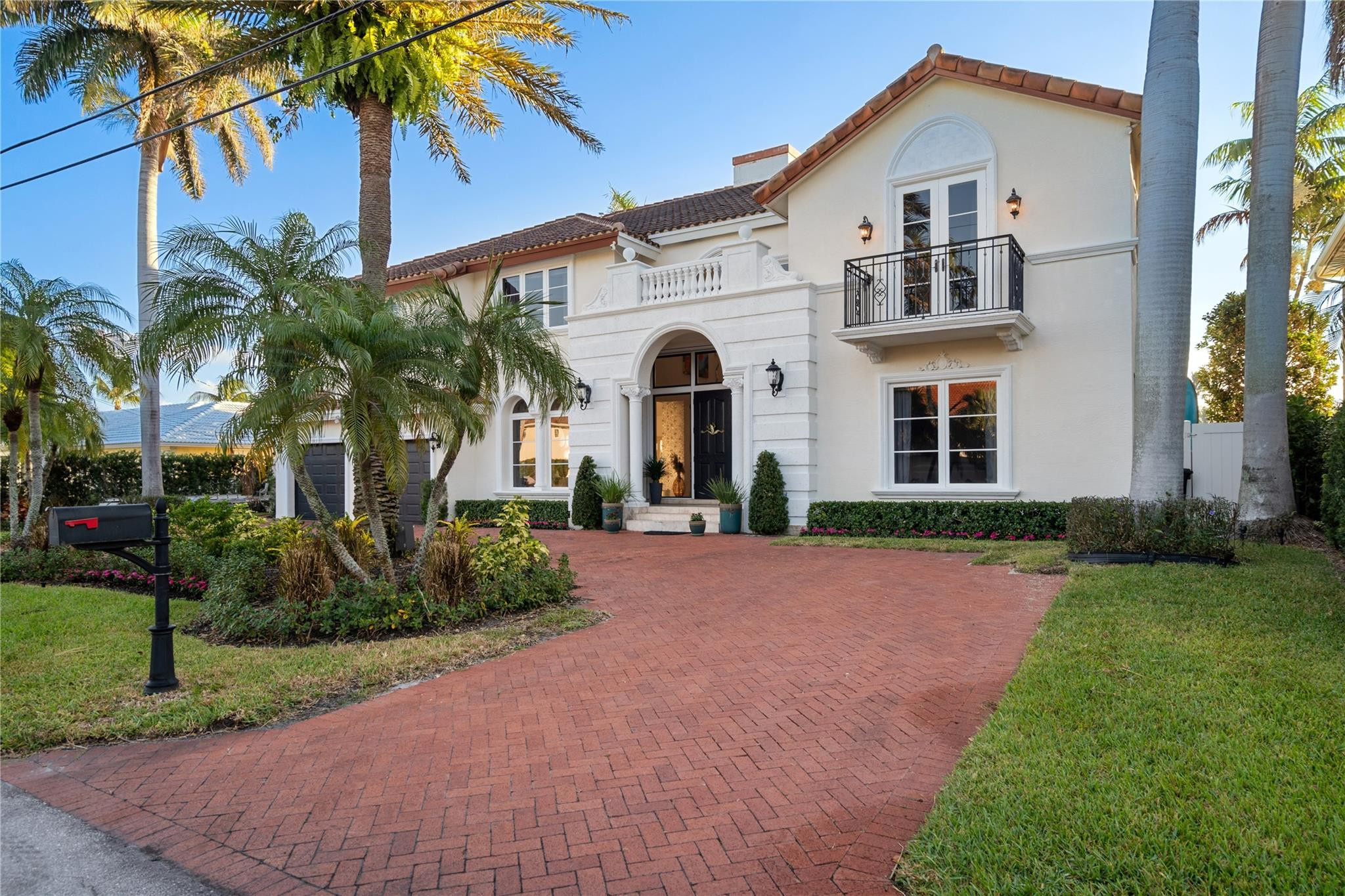 2833 NE 32nd Lighthouse Point, FL 33064