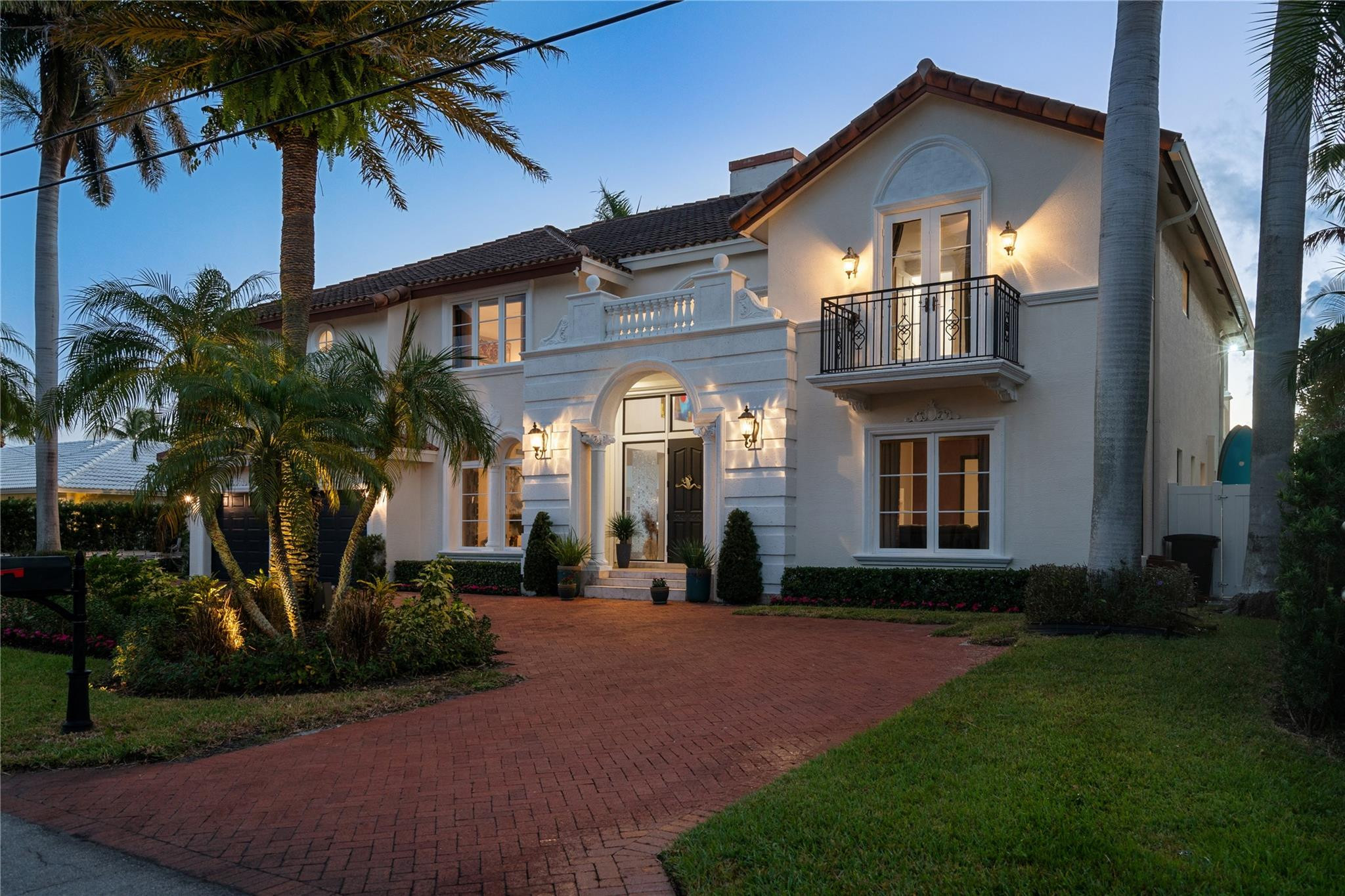 2833 NE 32nd Lighthouse Point, FL 33064