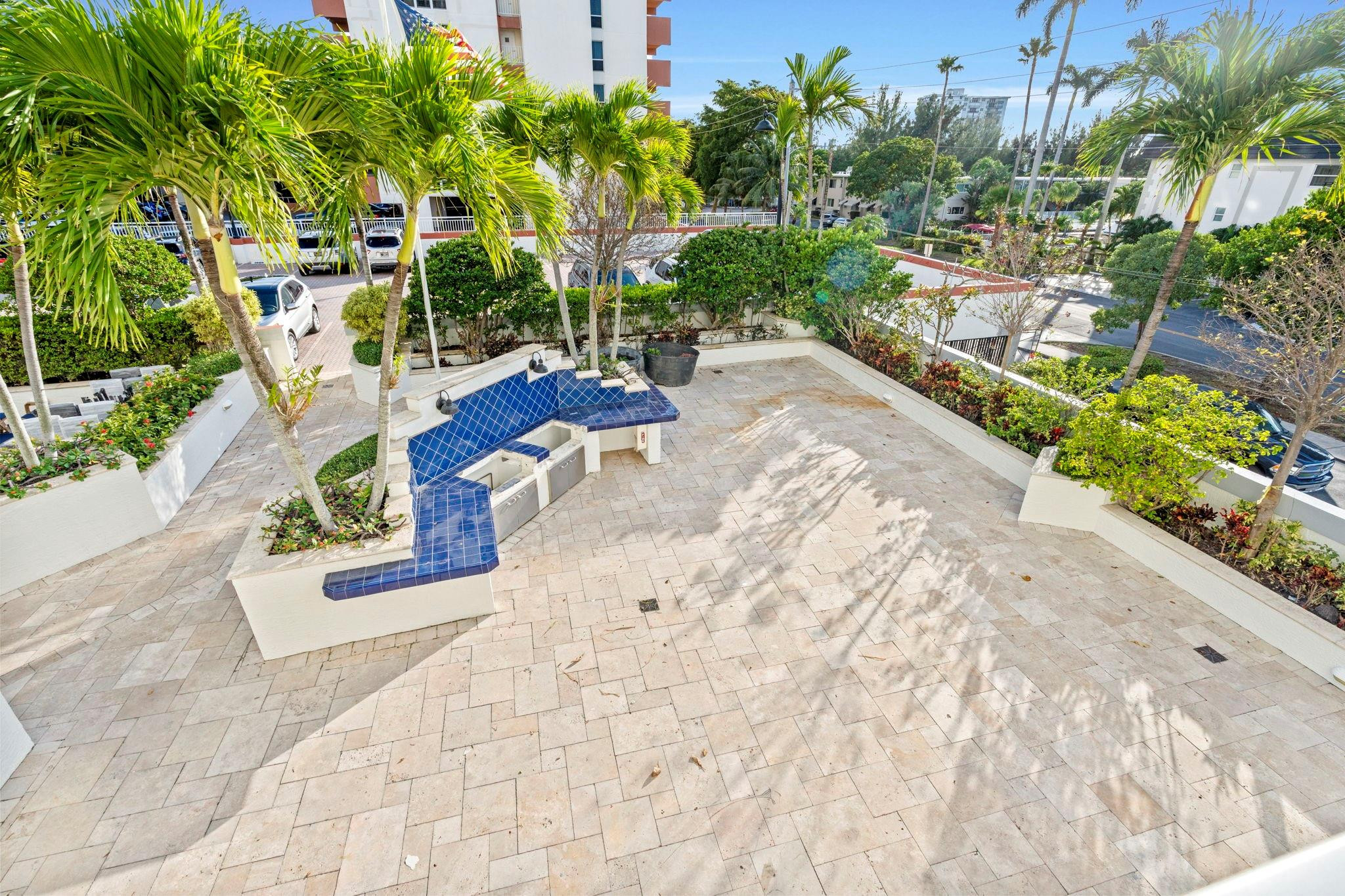 3000 E Sunrise Blvd #2E Fort Lauderdale, FL 33304