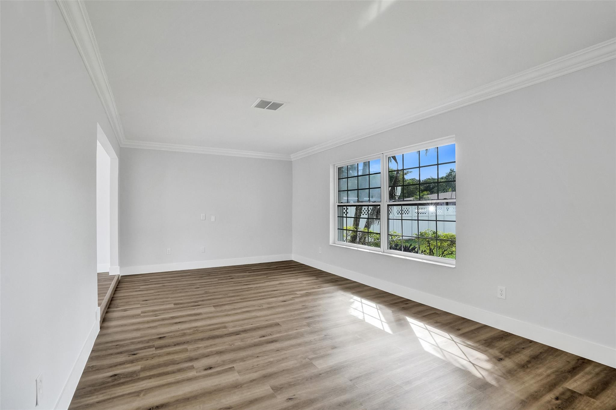 2052 SW 28th Way Fort Lauderdale, FL 33312