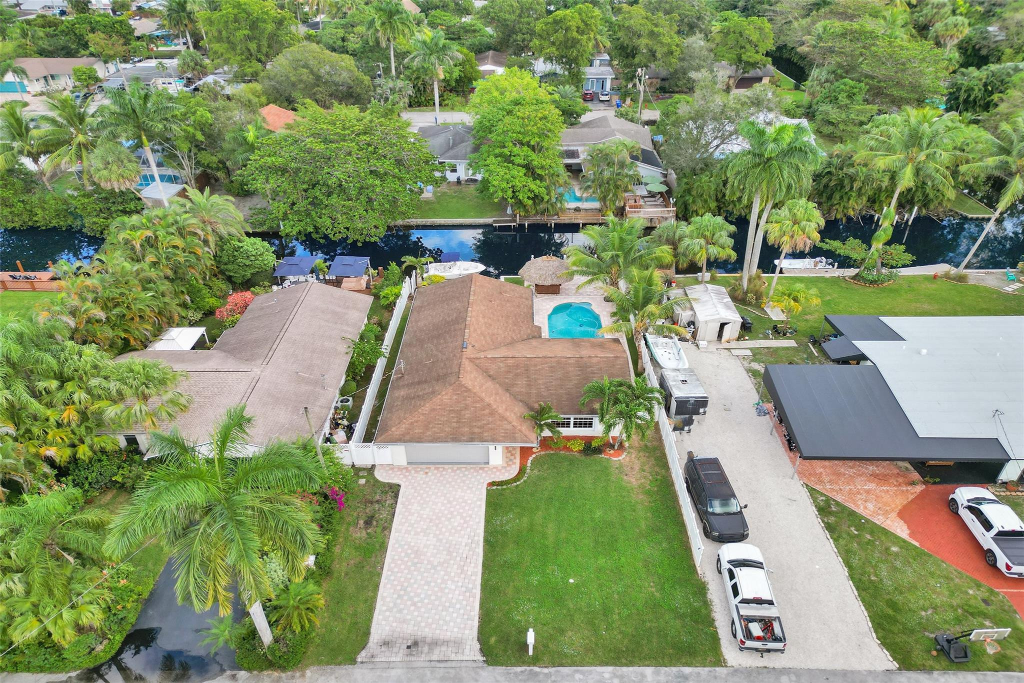 2052 SW 28th Way Fort Lauderdale, FL 33312