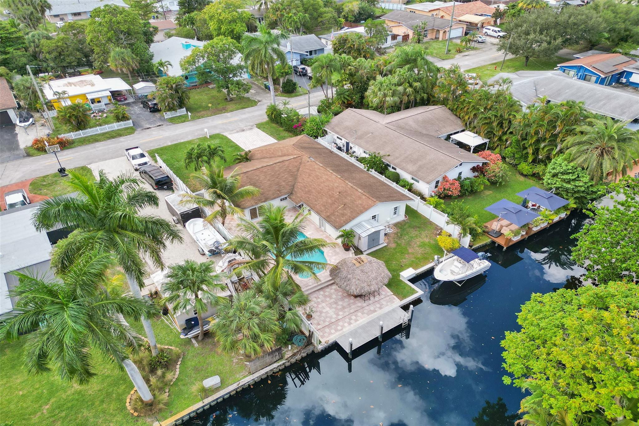 2052 SW 28th Way Fort Lauderdale, FL 33312