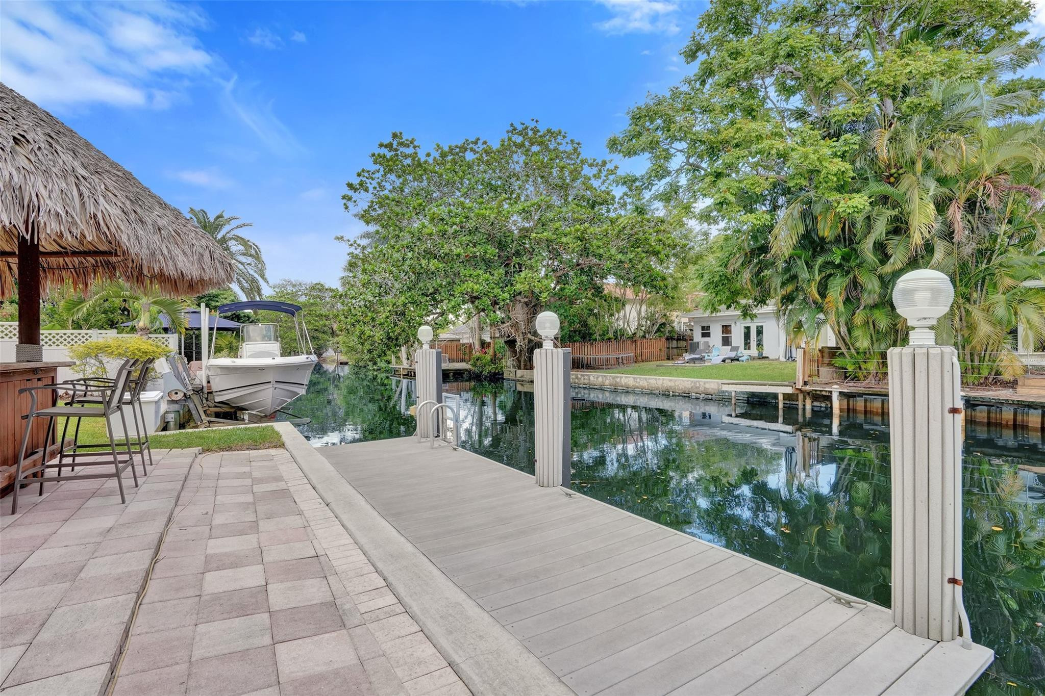 2052 SW 28th Way Fort Lauderdale, FL 33312