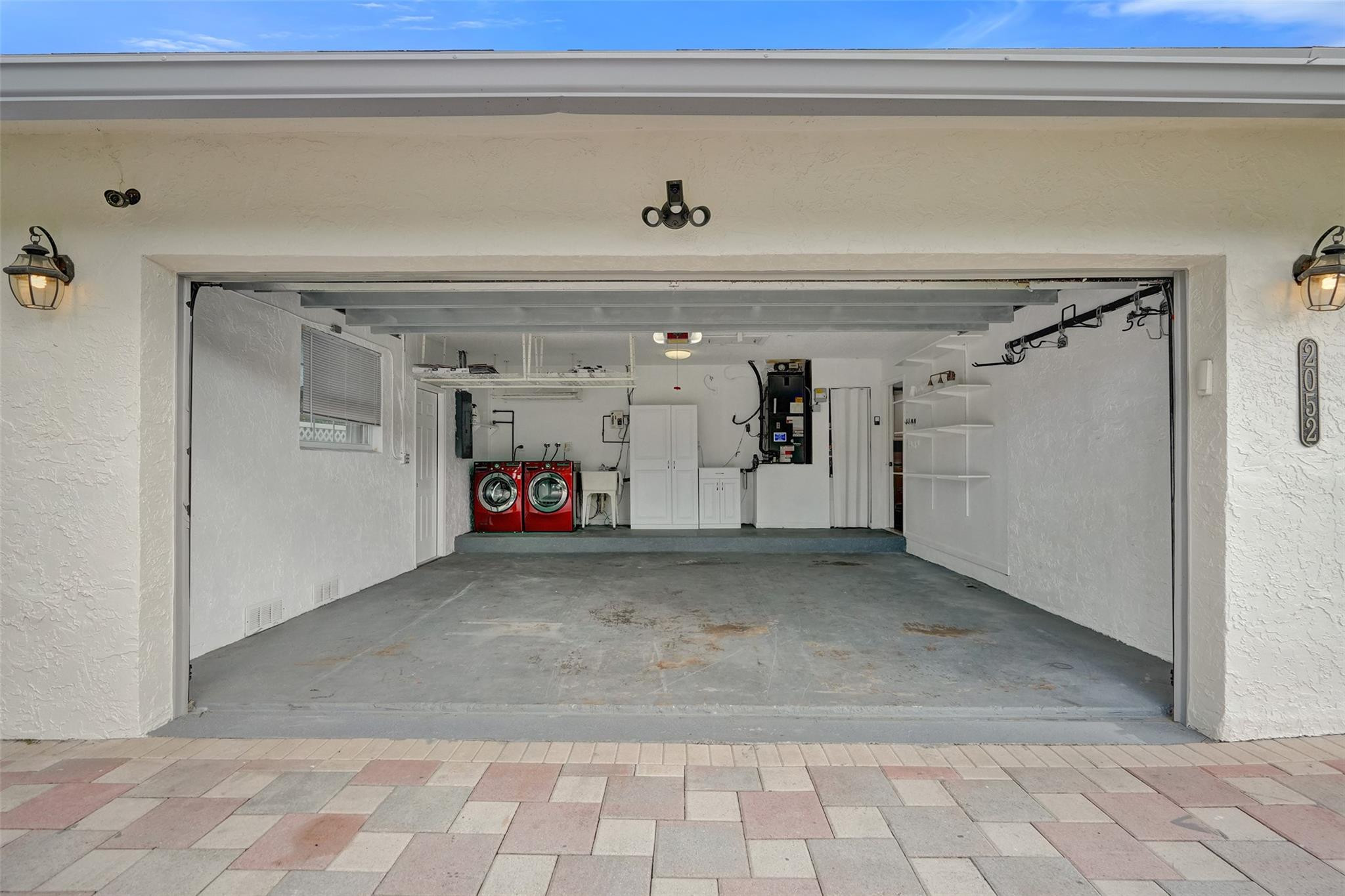 2052 SW 28th Way Fort Lauderdale, FL 33312