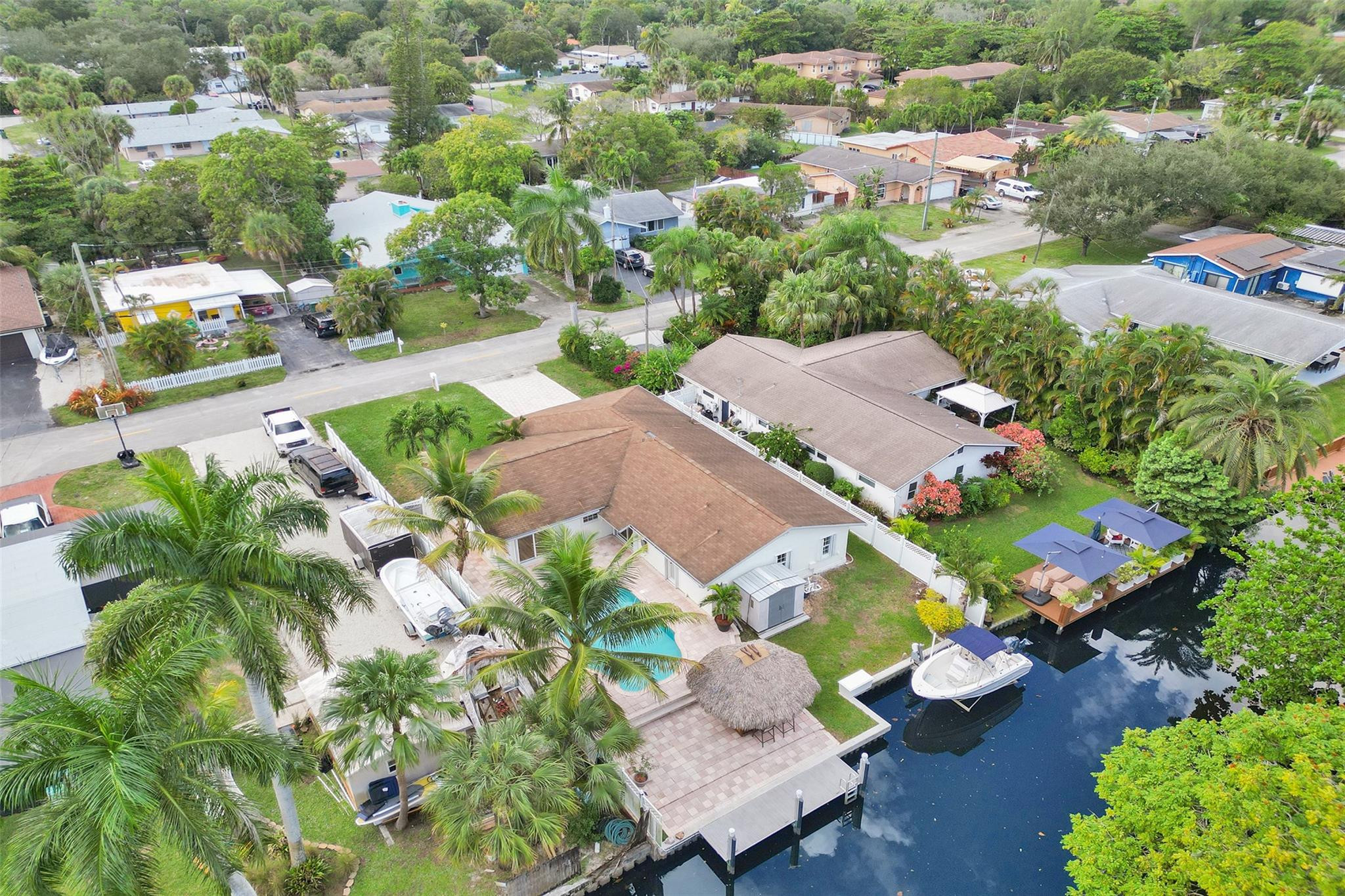 2052 SW 28th Way Fort Lauderdale, FL 33312