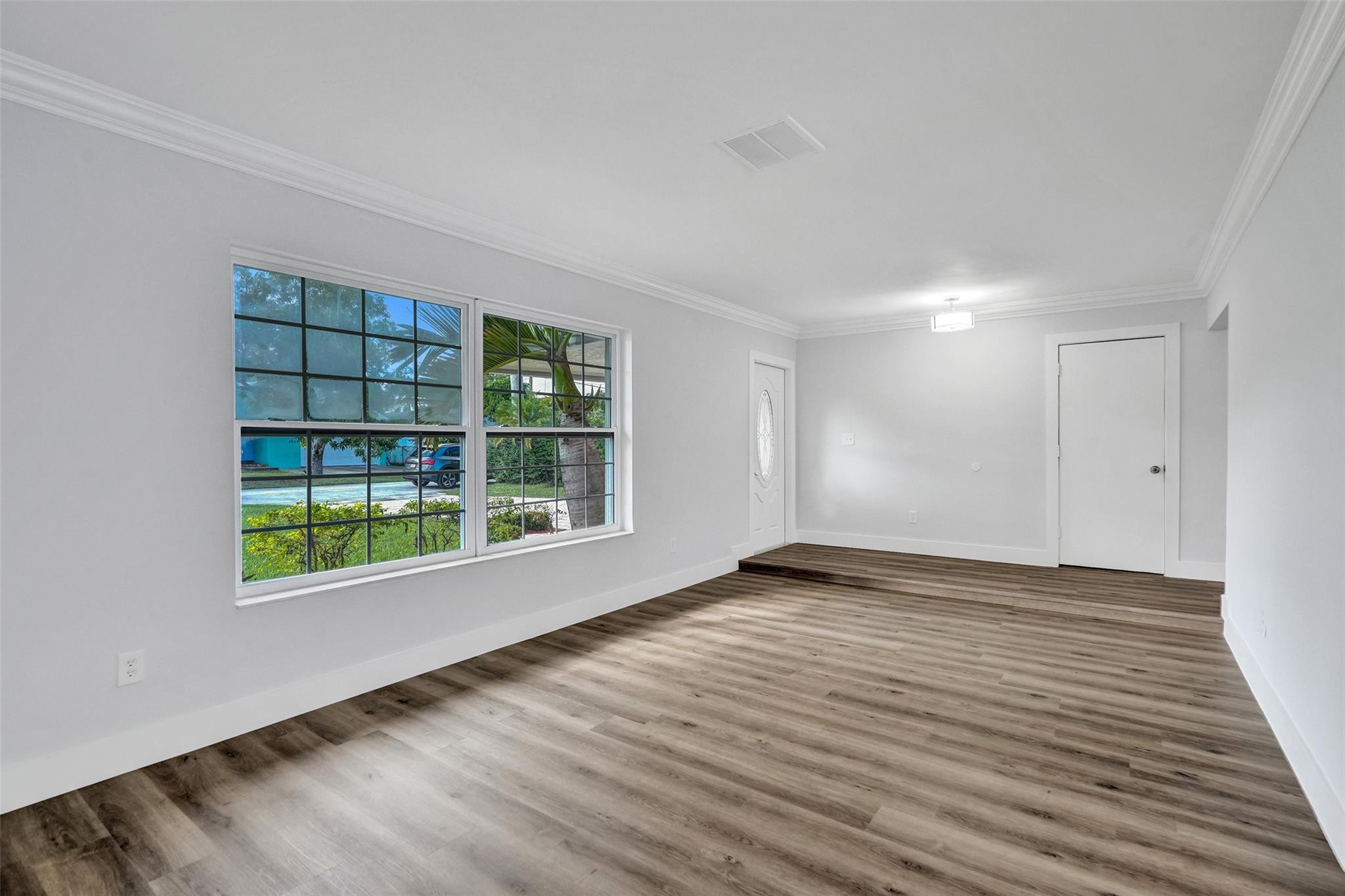 2052 SW 28th Way Fort Lauderdale, FL 33312