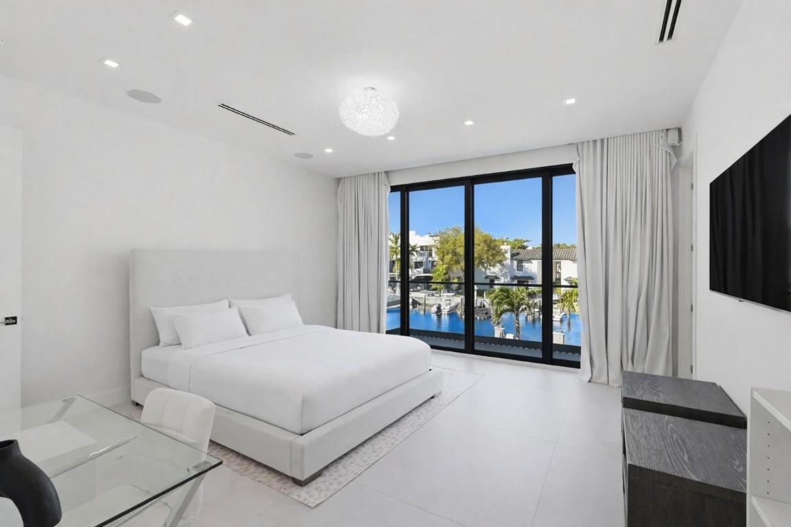 1517 SE 12th Fort Lauderdale, FL 33316