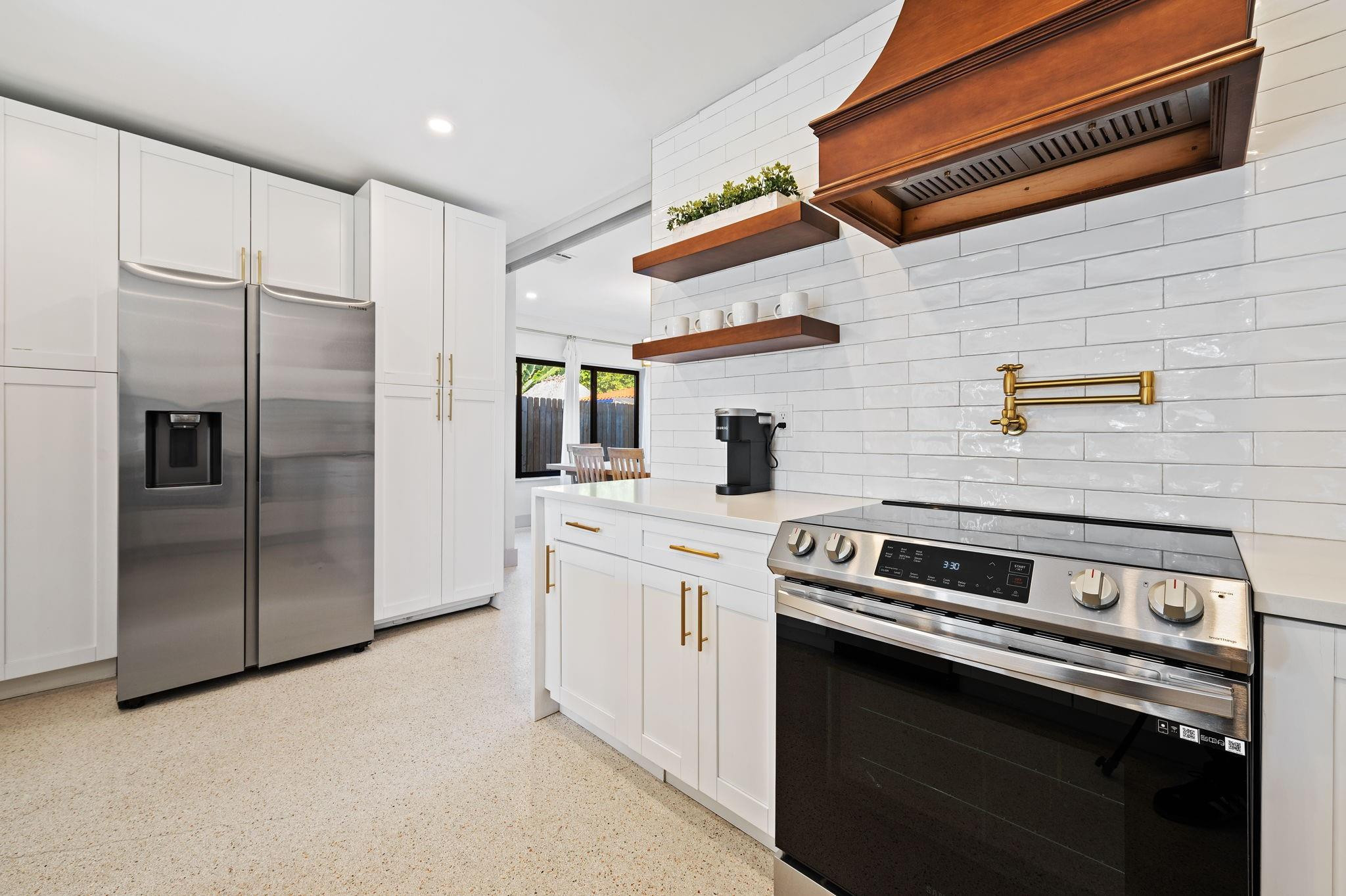 1604 NE 16th Fort Lauderdale, FL 33305