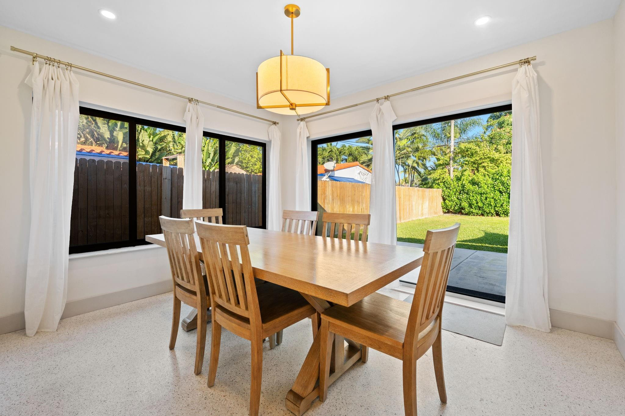 1604 NE 16th Fort Lauderdale, FL 33305