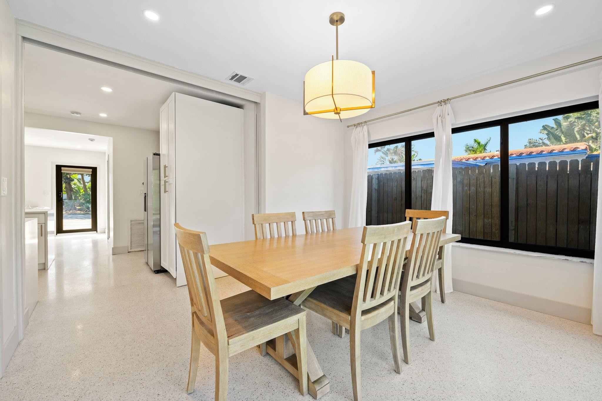 1604 NE 16th Fort Lauderdale, FL 33305